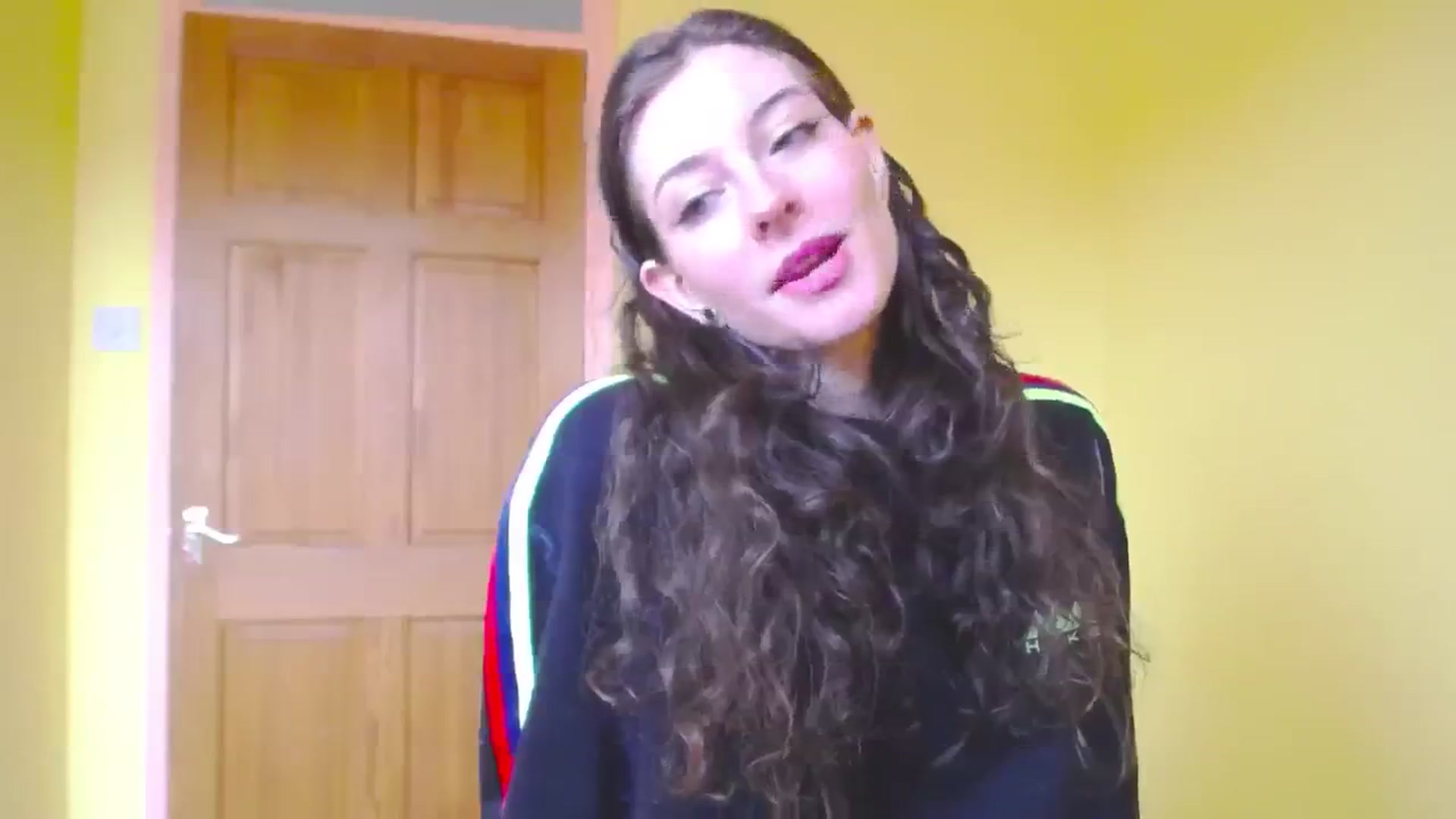 Gallery image thumbnail from viola__'s myfreecams stream on, 05/08/2024, 12:59 image 10 of 20
