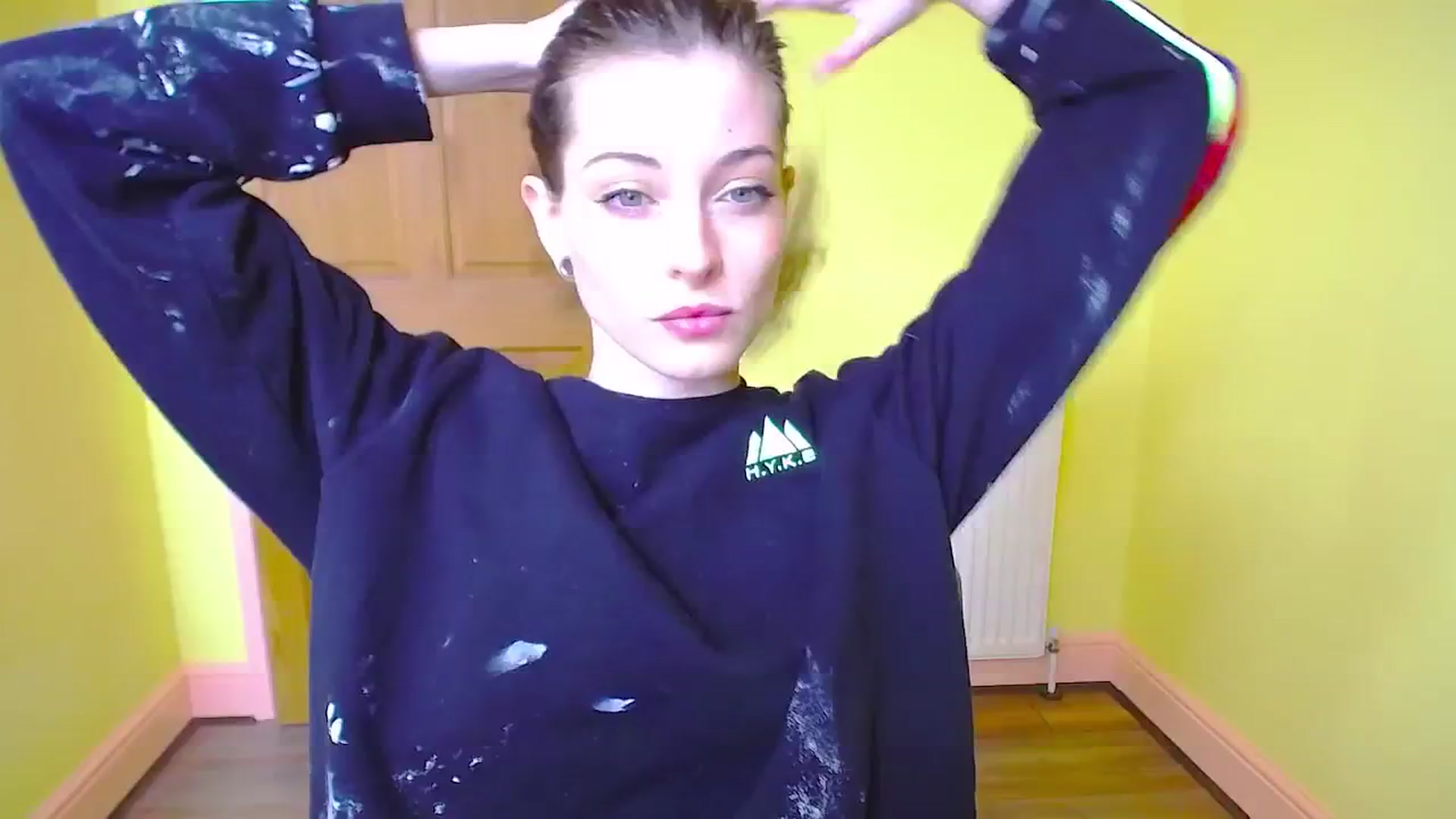Gallery image thumbnail from viola__'s myfreecams stream on, 05/08/2024, 15:57 image 11 of 20