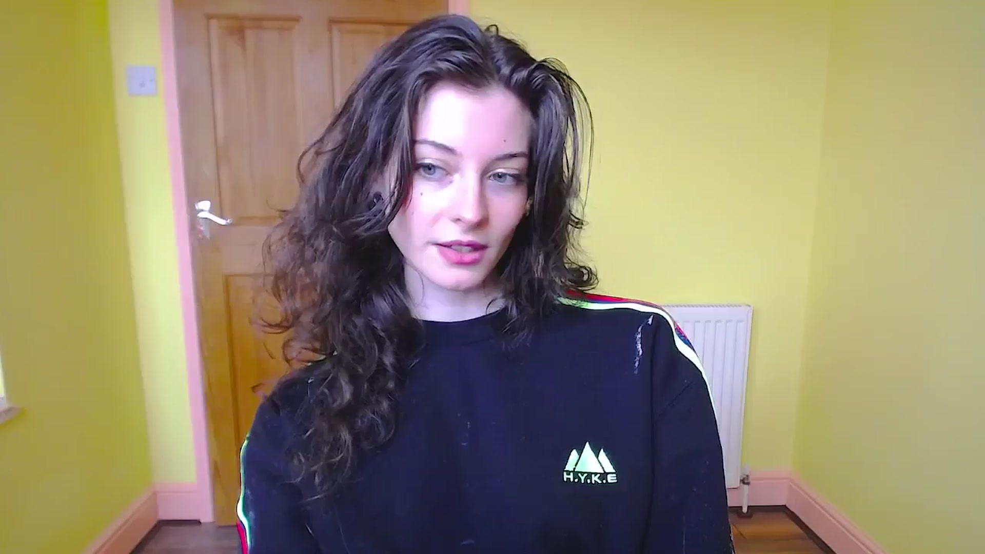 Gallery image thumbnail from viola__'s myfreecams stream on, 05/08/2024, 15:57 image 5 of 20