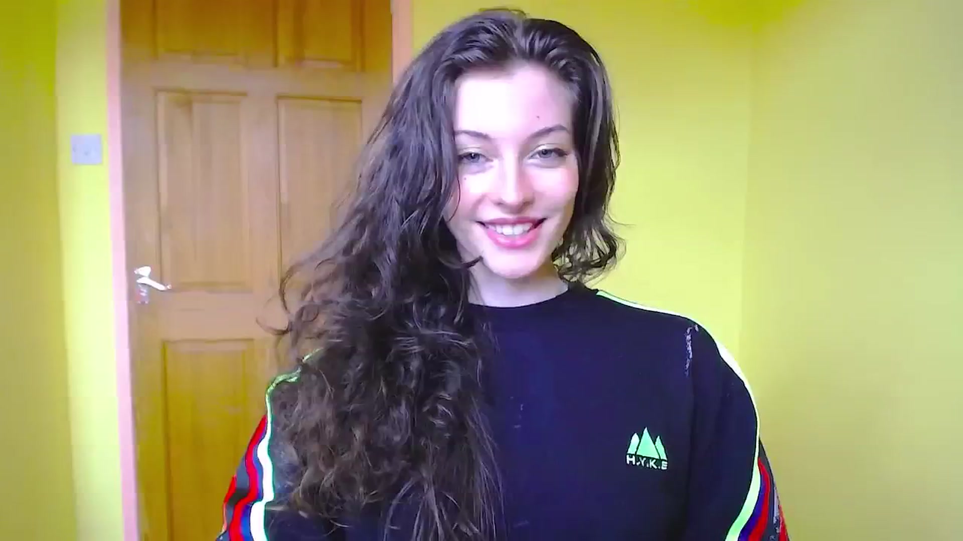 Gallery image thumbnail from viola__'s myfreecams stream on, 05/08/2024, 15:57 image 18 of 20