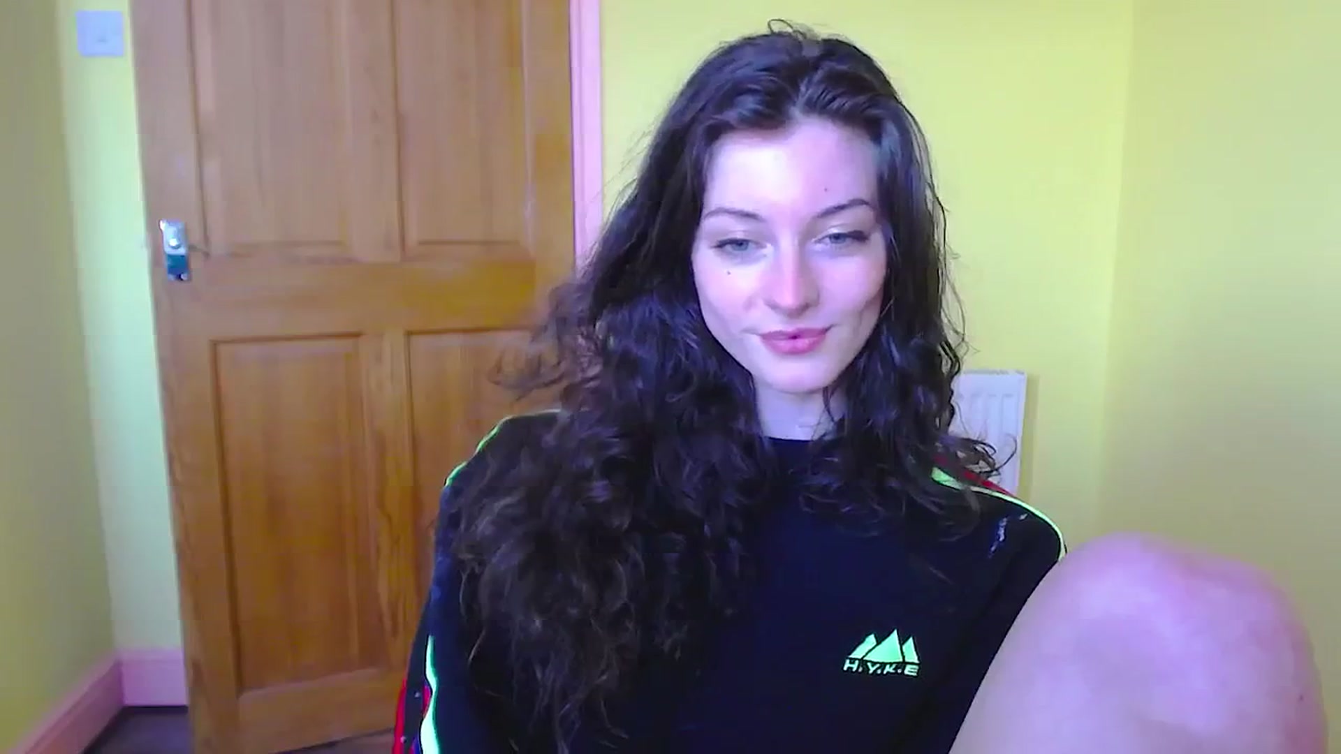 Gallery image thumbnail from viola__'s myfreecams stream on, 05/08/2024, 19:07 image 7 of 20