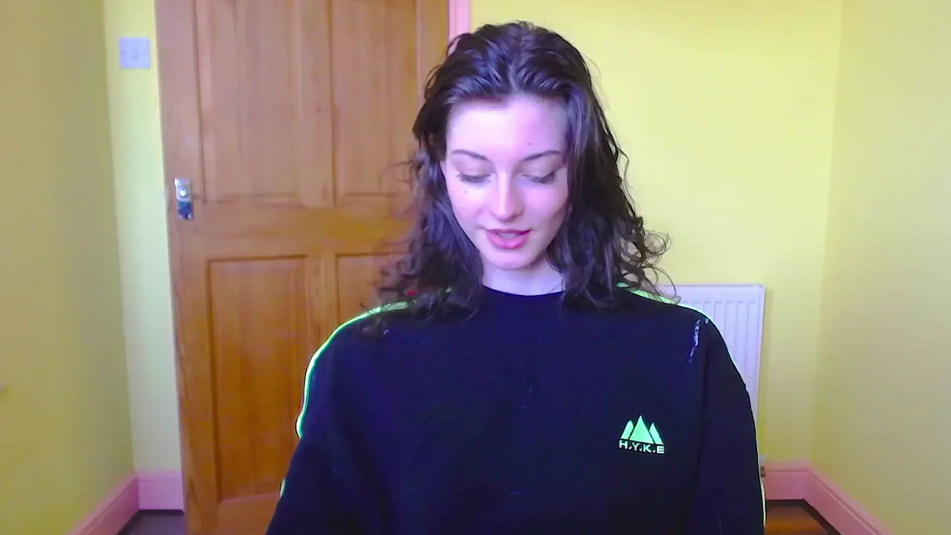 Gallery image thumbnail from viola__'s myfreecams stream on, 05/08/2024, 19:07 image 1 of 20