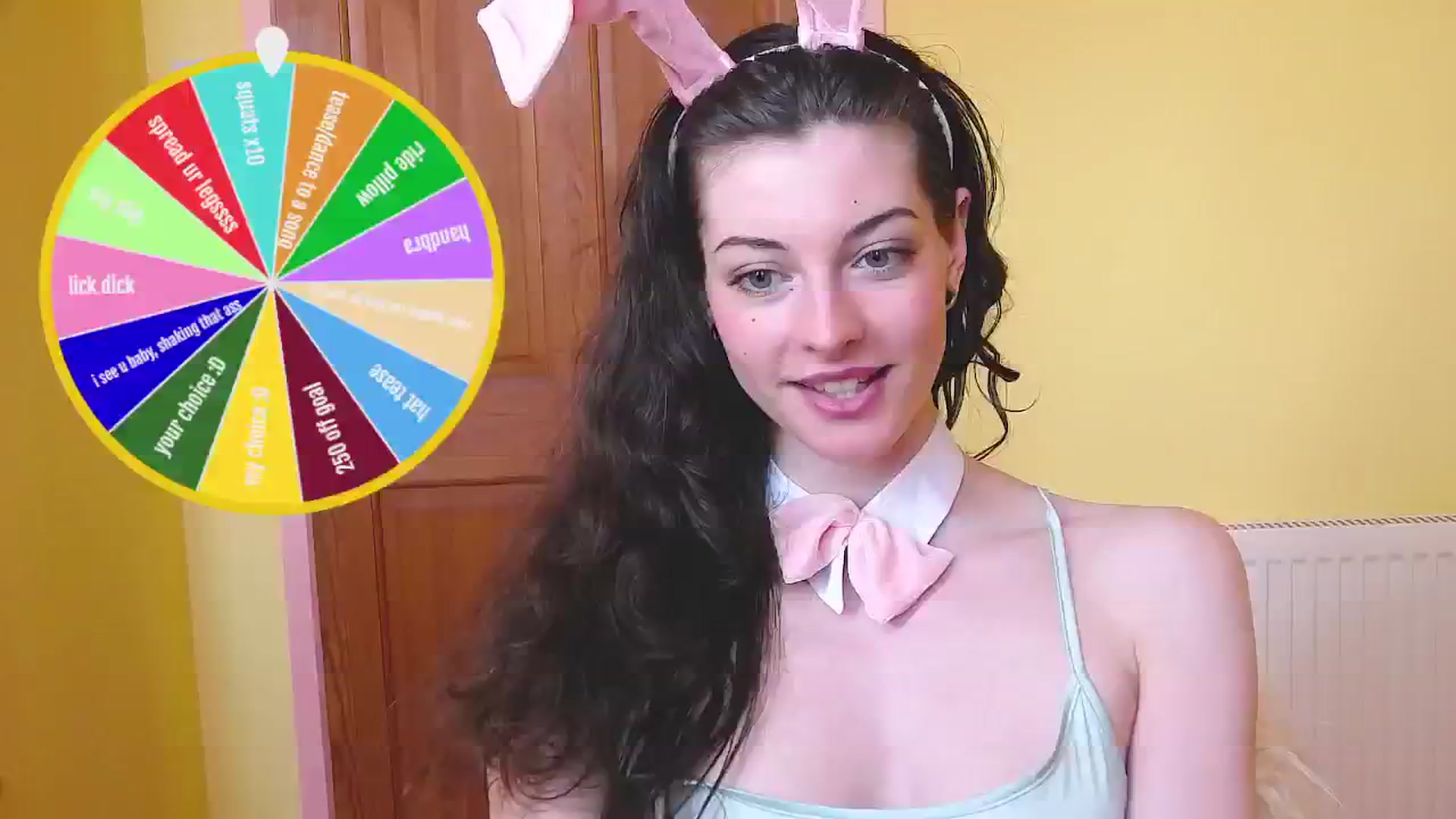 Gallery image thumbnail from viola__'s myfreecams stream on, 05/09/2024, 15:41 image 1 of 20