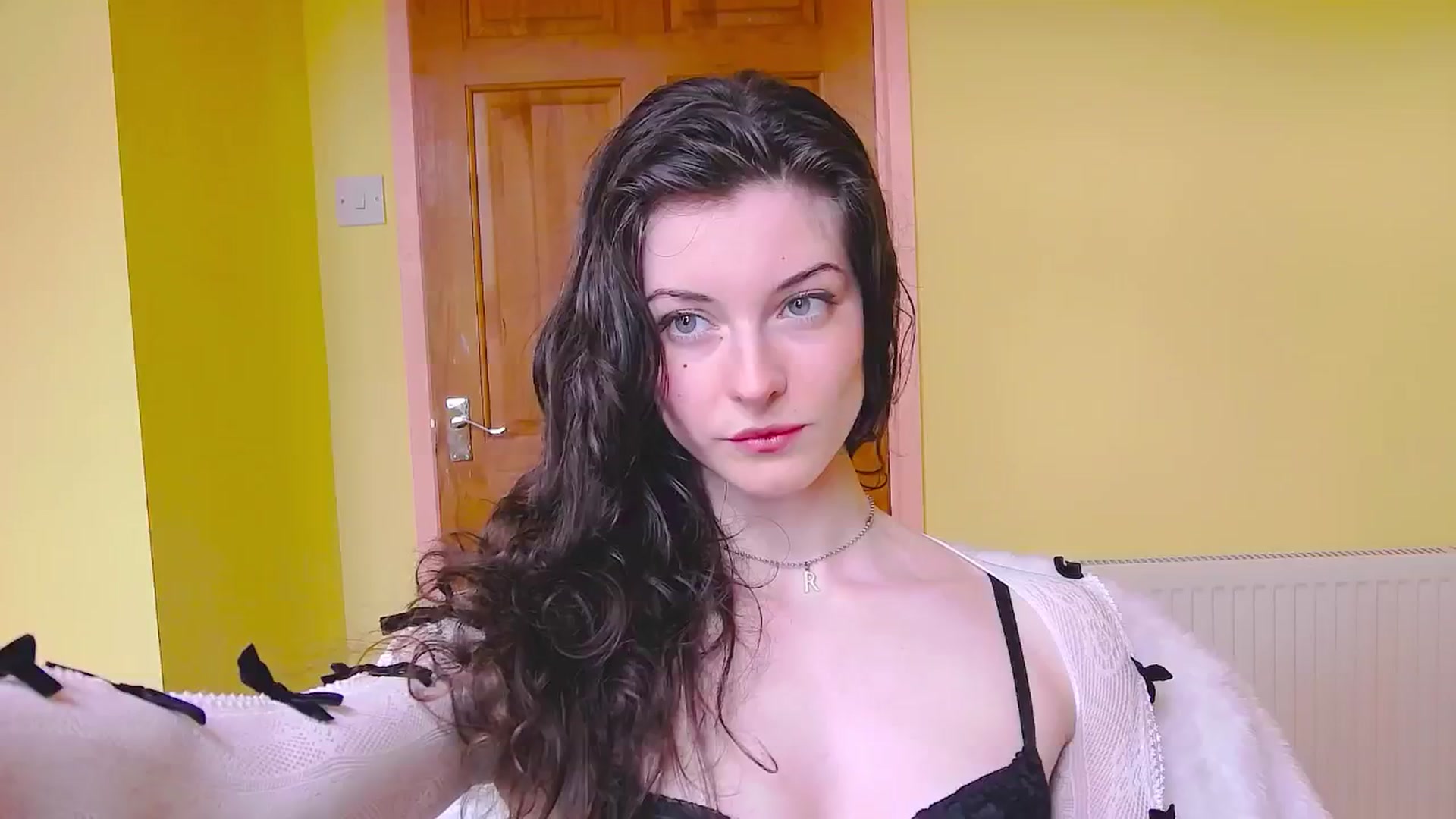 Gallery image thumbnail from viola__'s myfreecams stream on, 05/15/2024, 15:47 image 10 of 20