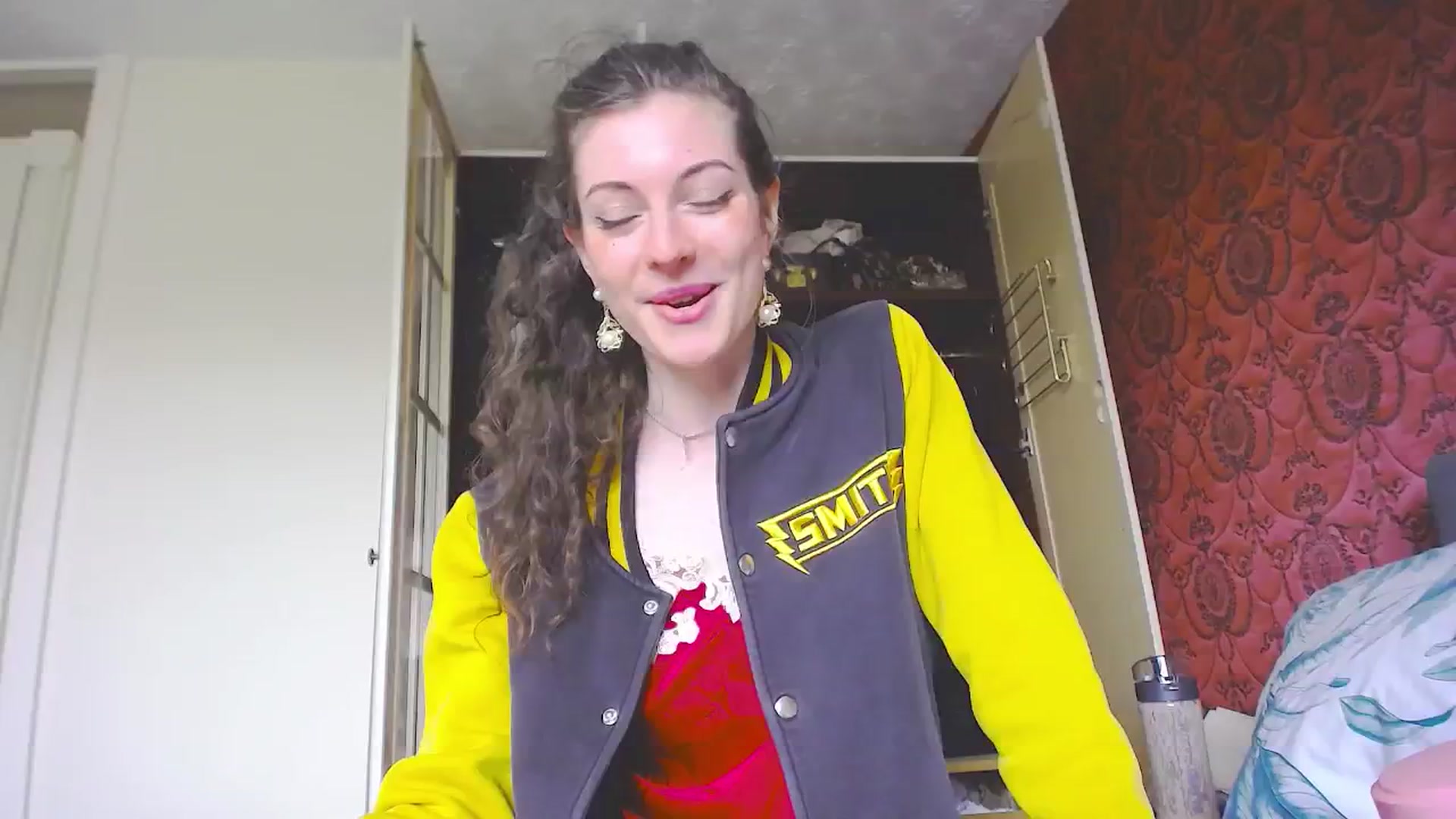 Gallery image thumbnail from viola__'s myfreecams stream on, 05/21/2024, 15:31 image 6 of 20