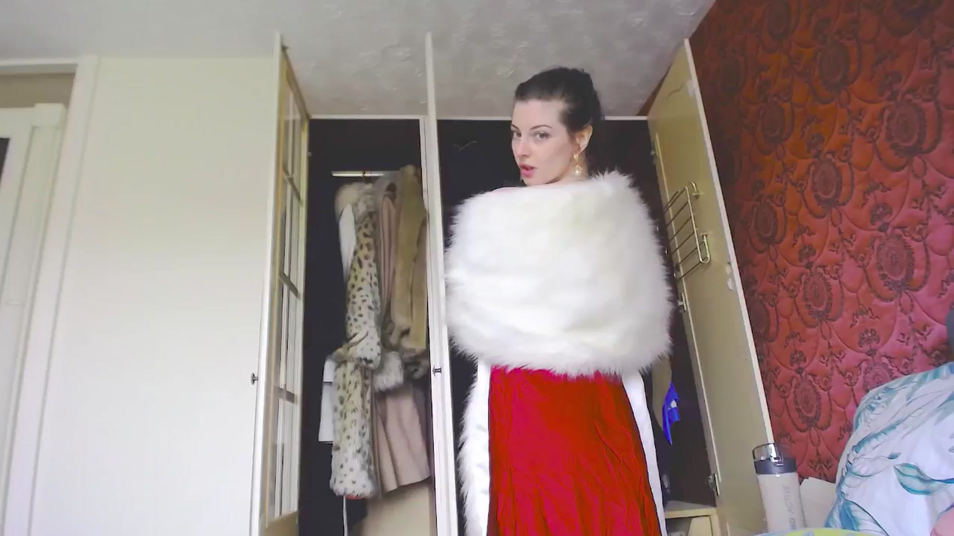 Gallery image thumbnail from viola__'s myfreecams stream on, 05/21/2024, 15:31 image 4 of 20