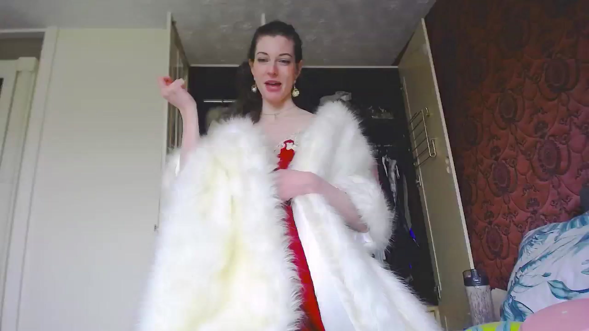 Gallery image thumbnail from viola__'s myfreecams stream on, 05/21/2024, 15:31 image 2 of 20