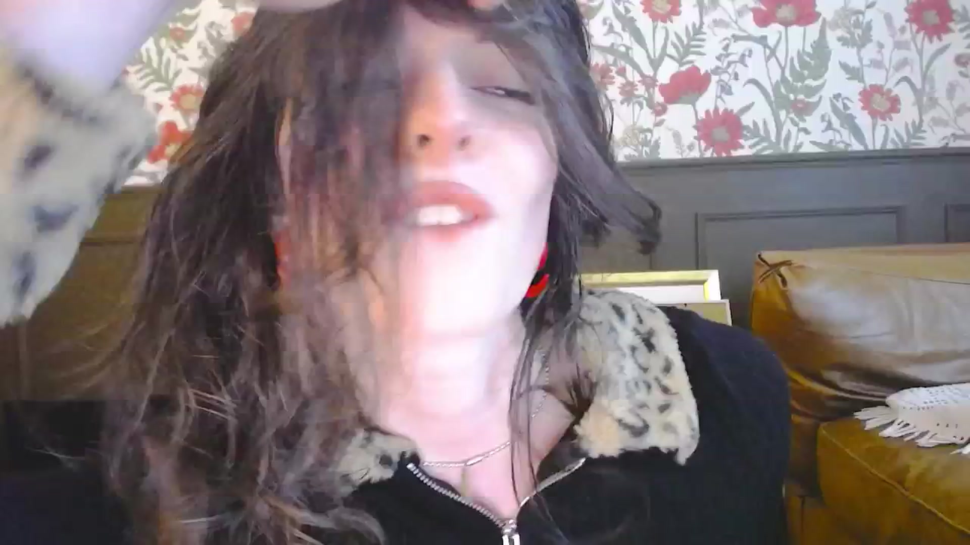 Gallery image thumbnail from viola__'s myfreecams stream on, 05/28/2024, 16:17 image 8 of 20