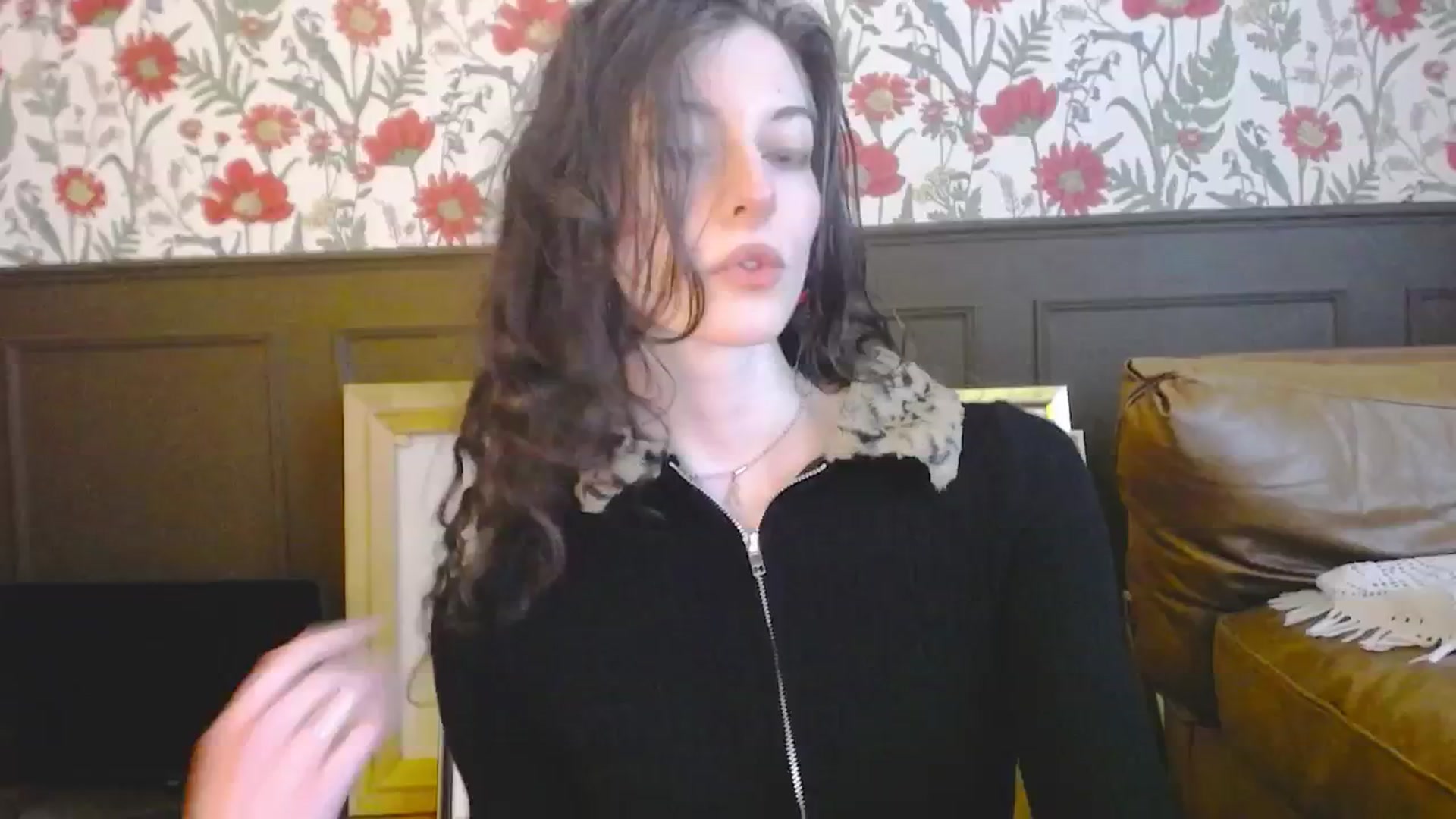 Gallery image thumbnail from viola__'s myfreecams stream on, 05/28/2024, 16:17 image 13 of 20