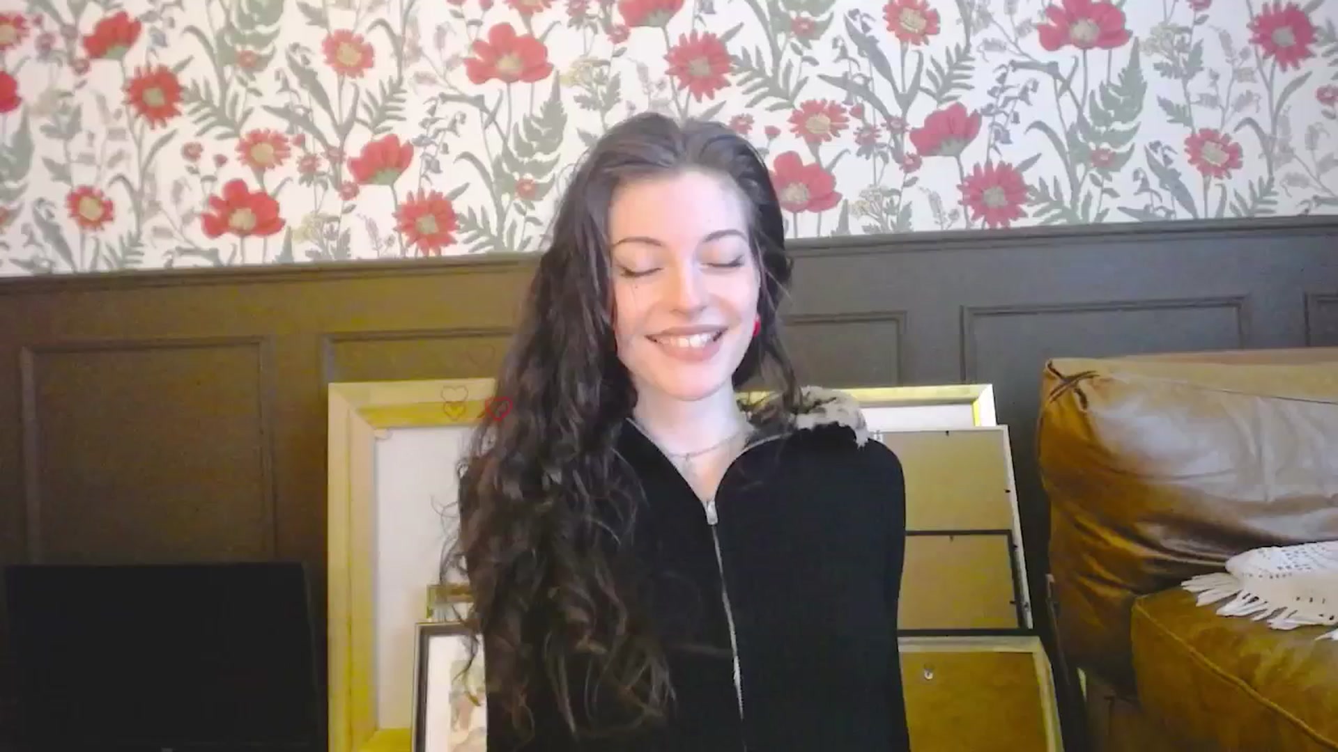 Gallery image thumbnail from viola__'s myfreecams stream on, 05/28/2024, 16:17 image 4 of 20