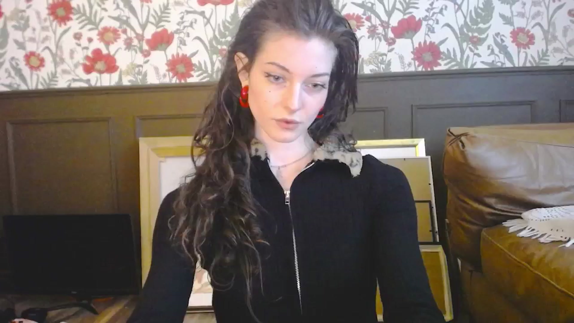 Gallery image thumbnail from viola__'s myfreecams stream on, 05/28/2024, 16:17 image 7 of 20