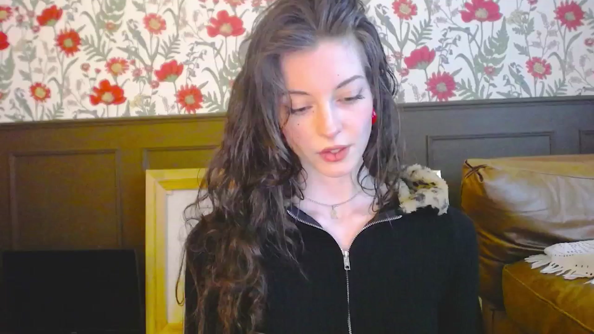 Gallery image thumbnail from viola__'s myfreecams stream on, 05/28/2024, 16:17 image 2 of 20