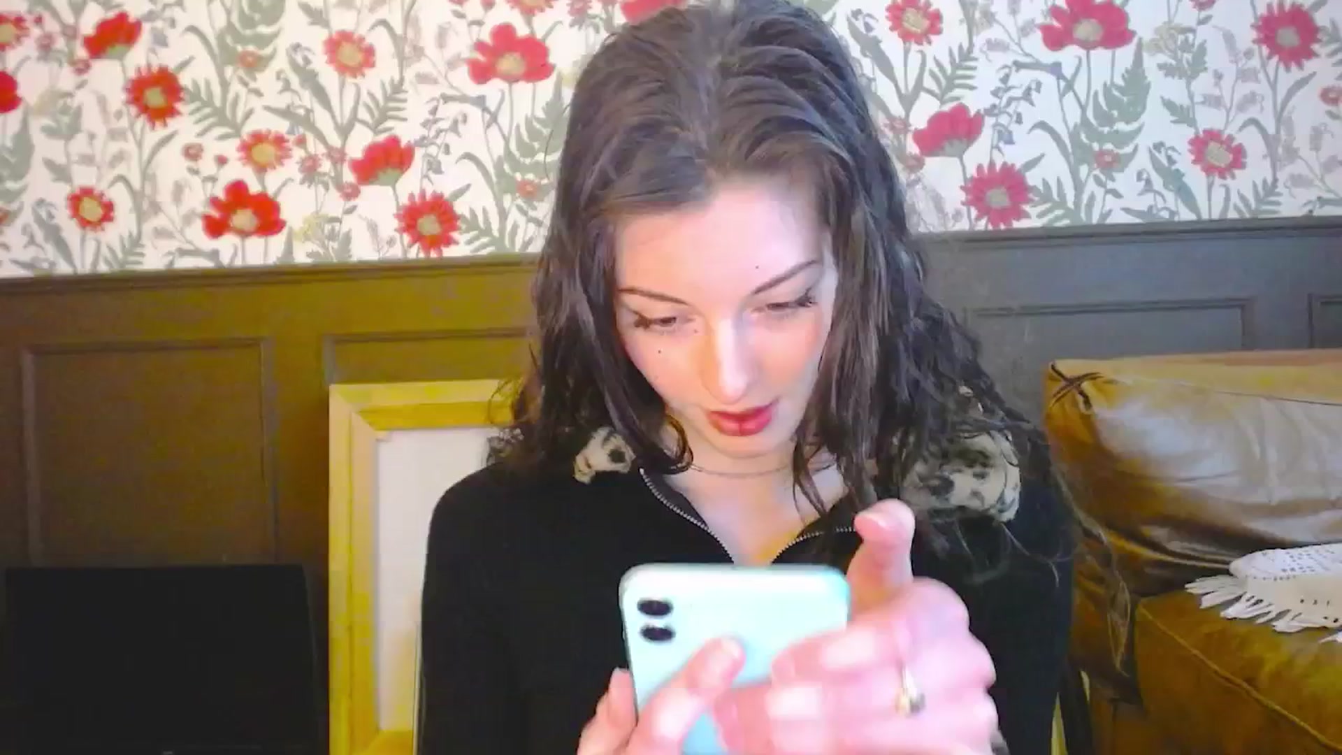 Gallery image thumbnail from viola__'s myfreecams stream on, 05/28/2024, 16:17 image 1 of 20