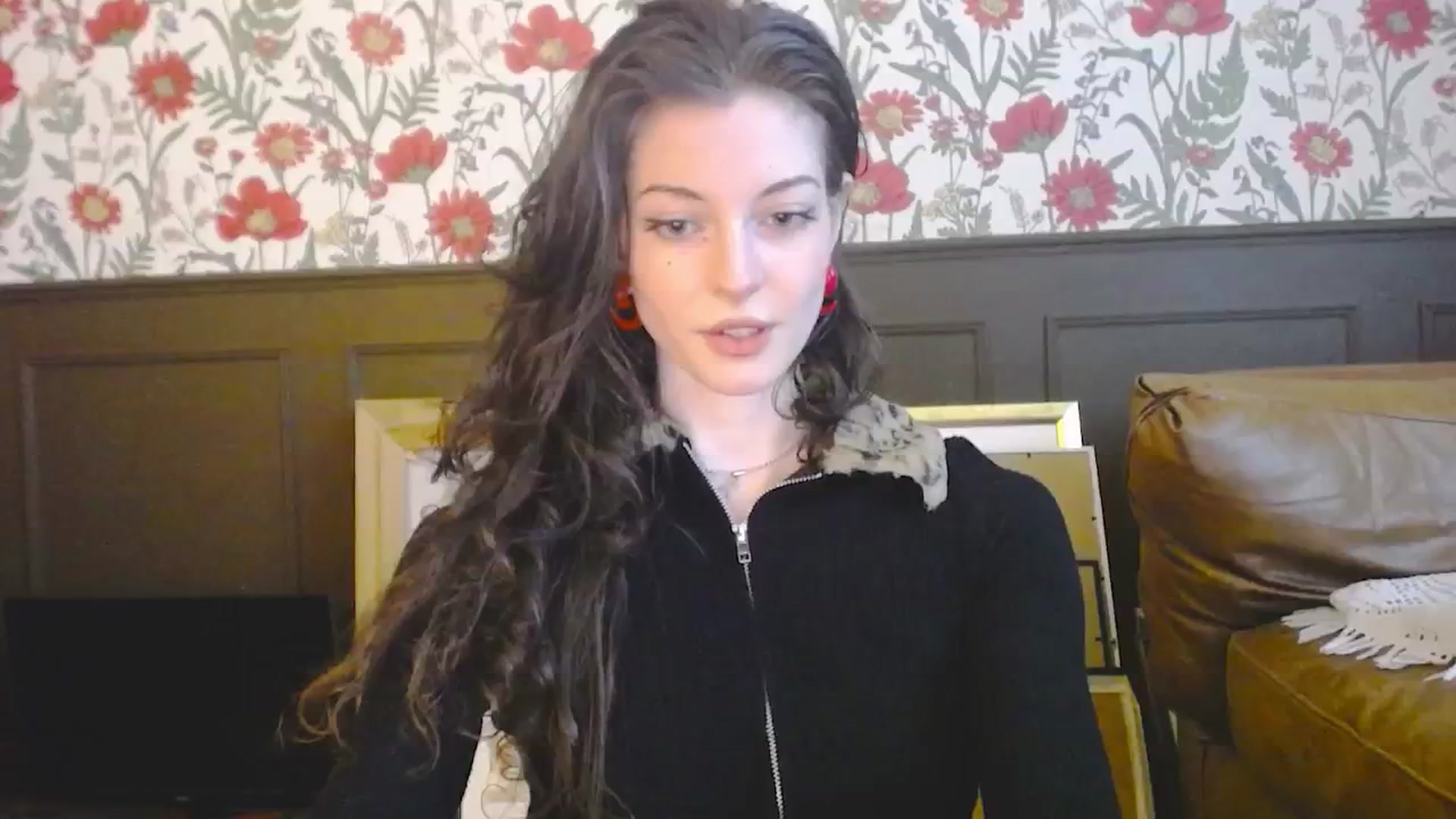 Gallery image thumbnail from viola__'s myfreecams stream on, 05/28/2024, 16:17 image 9 of 20