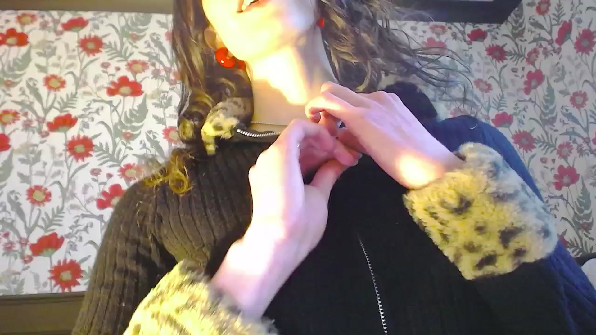 Gallery image thumbnail from viola__'s myfreecams stream on, 05/28/2024, 16:50 image 14 of 20