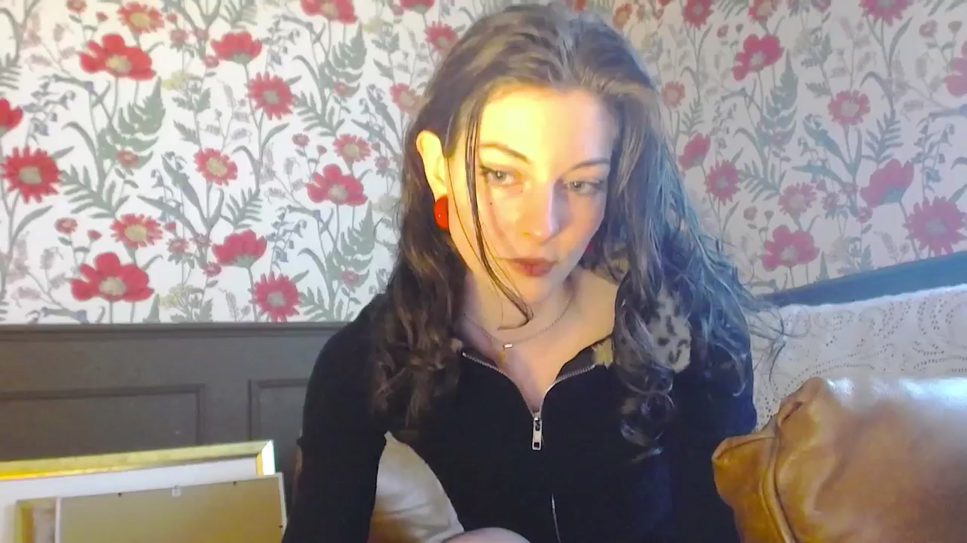 Gallery image thumbnail from viola__'s myfreecams stream on, 05/28/2024, 16:50 image 12 of 20