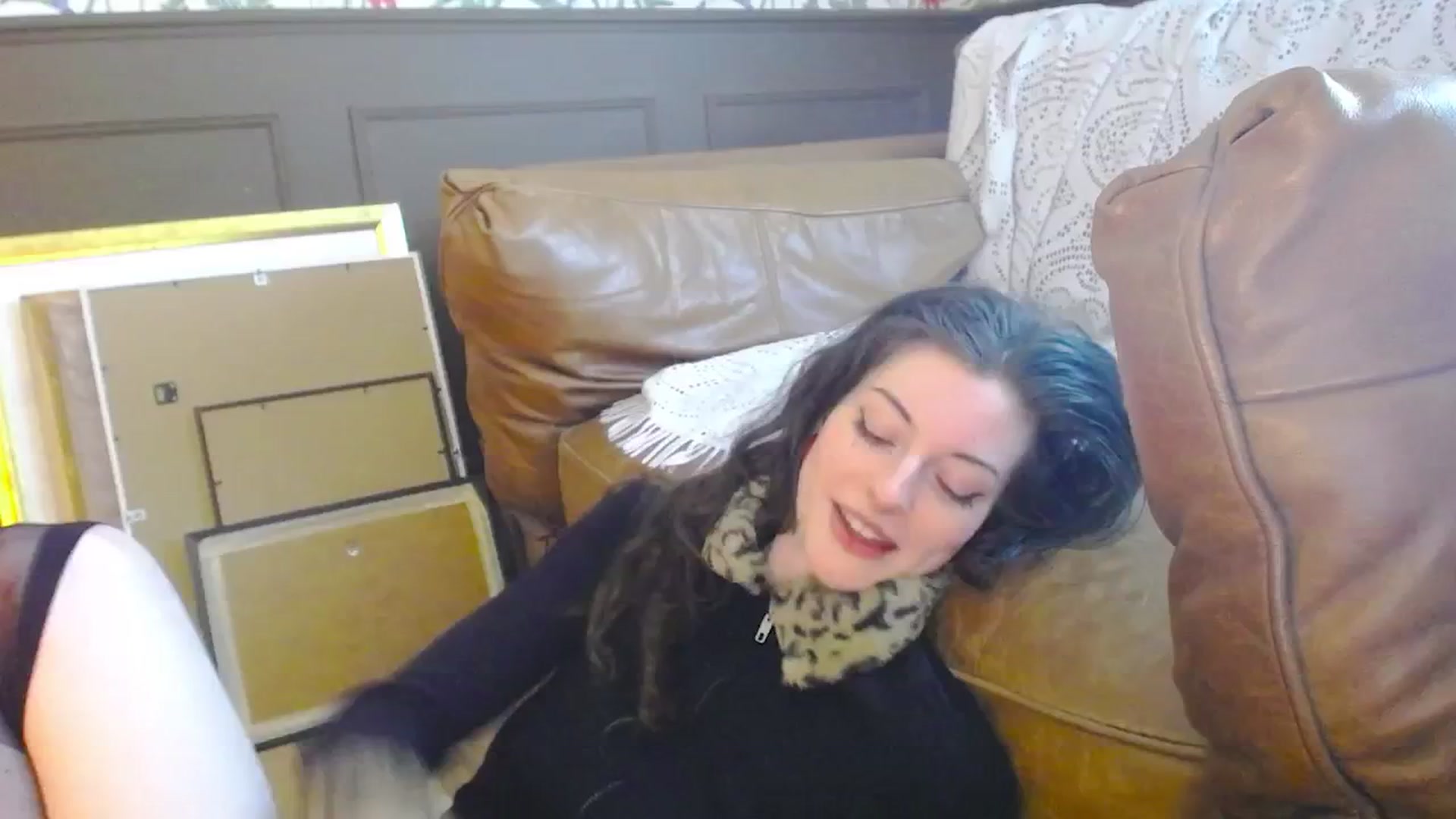 Gallery image thumbnail from viola__'s myfreecams stream on, 05/28/2024, 16:50 image 2 of 20