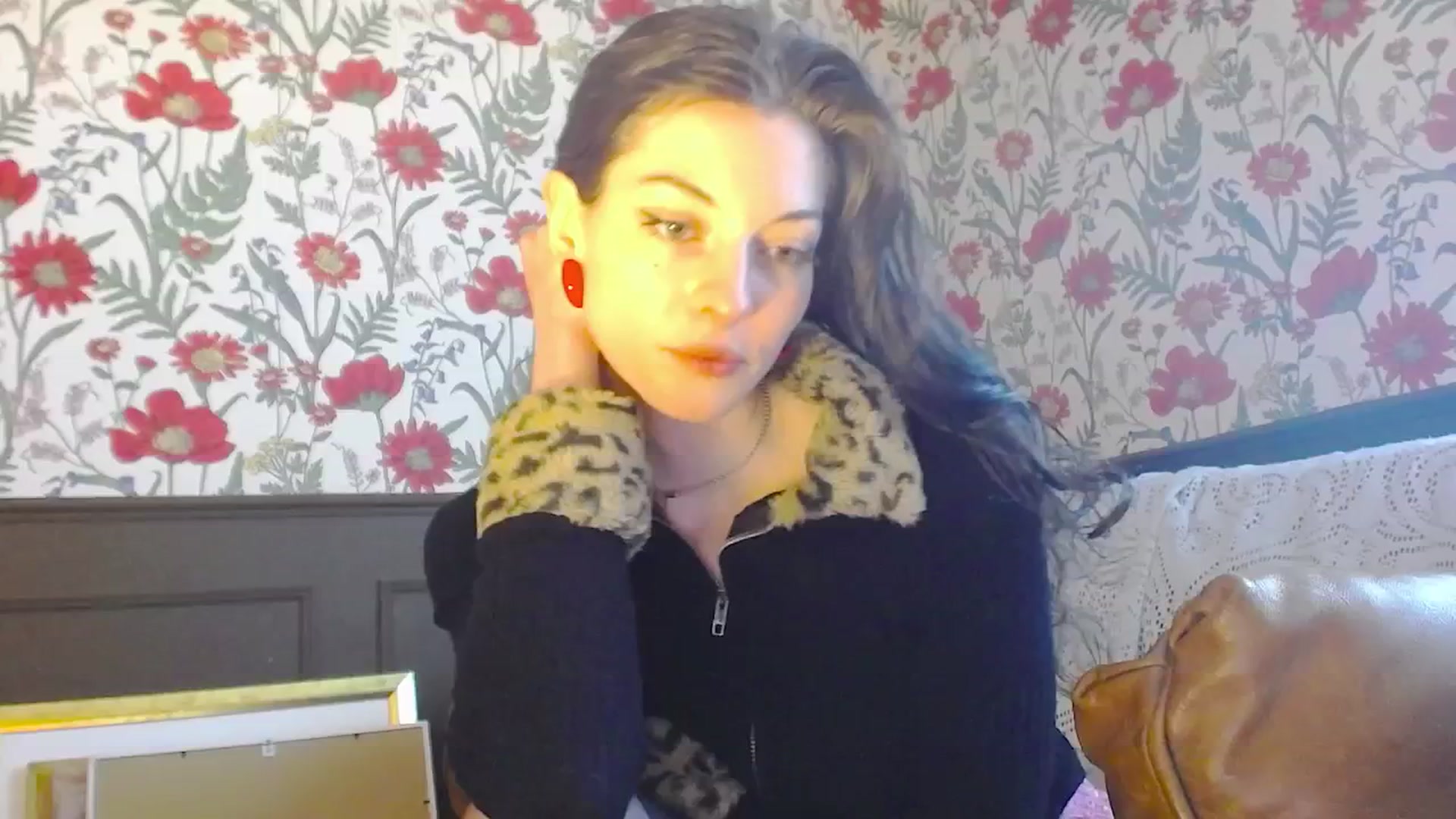 Gallery image thumbnail from viola__'s myfreecams stream on, 05/28/2024, 16:50 image 10 of 20
