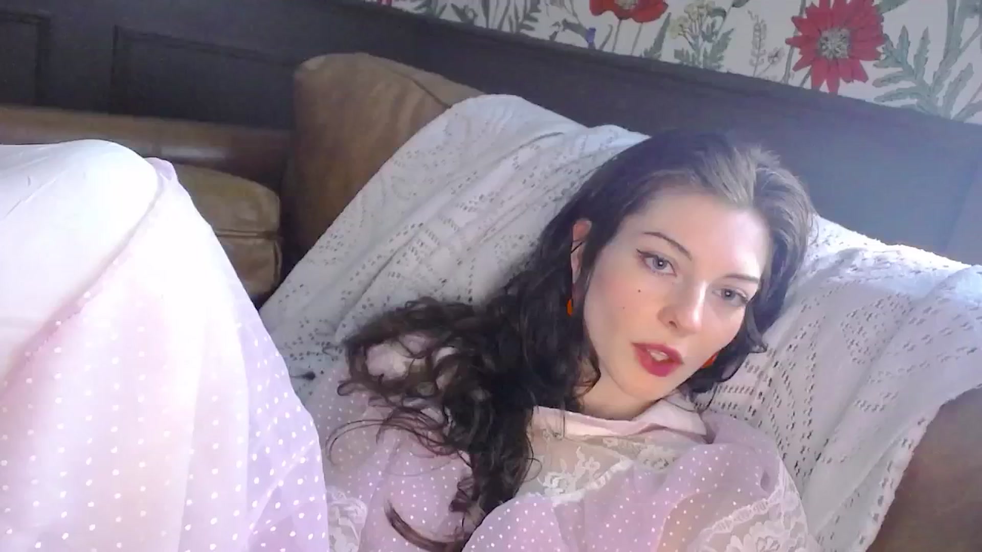 Gallery image thumbnail from viola__'s myfreecams stream on, 05/29/2024, 14:26 image 8 of 20