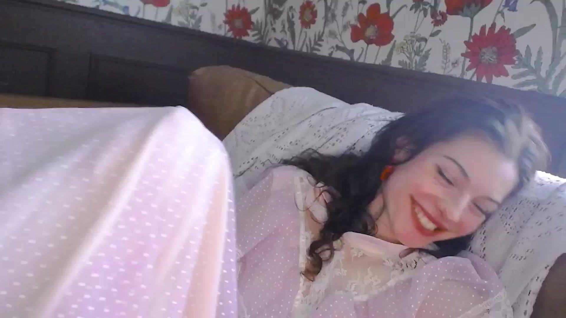Gallery image thumbnail from viola__'s myfreecams stream on, 05/29/2024, 14:26 image 4 of 20