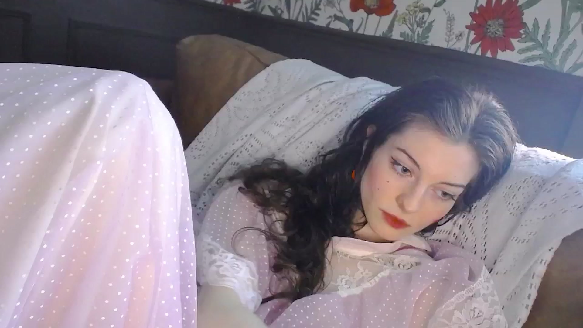 Gallery image thumbnail from viola__'s myfreecams stream on, 05/29/2024, 14:26 image 6 of 20