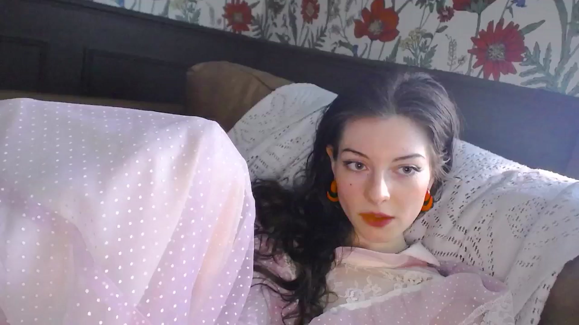 Gallery image thumbnail from viola__'s myfreecams stream on, 05/29/2024, 14:26 image 5 of 20