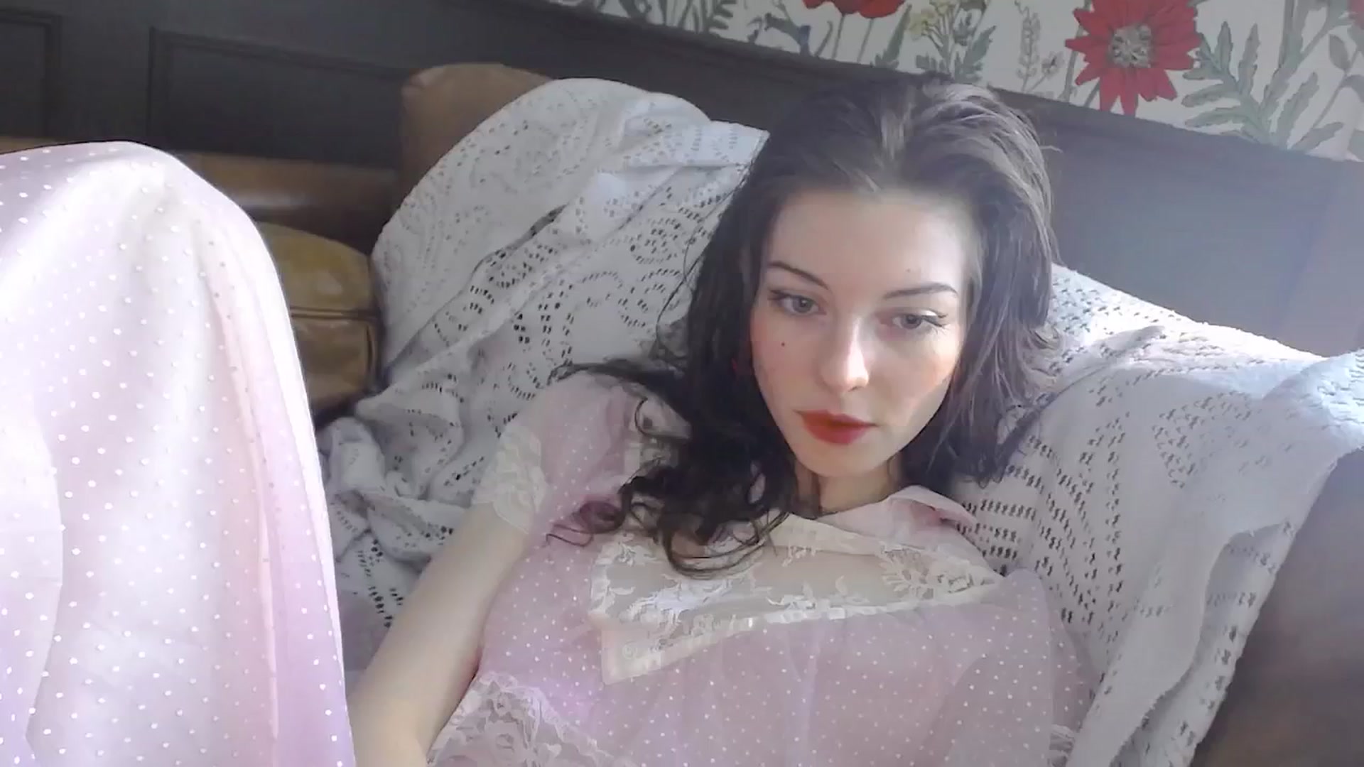 Gallery image thumbnail from viola__'s myfreecams stream on, 05/29/2024, 14:26 image 1 of 20