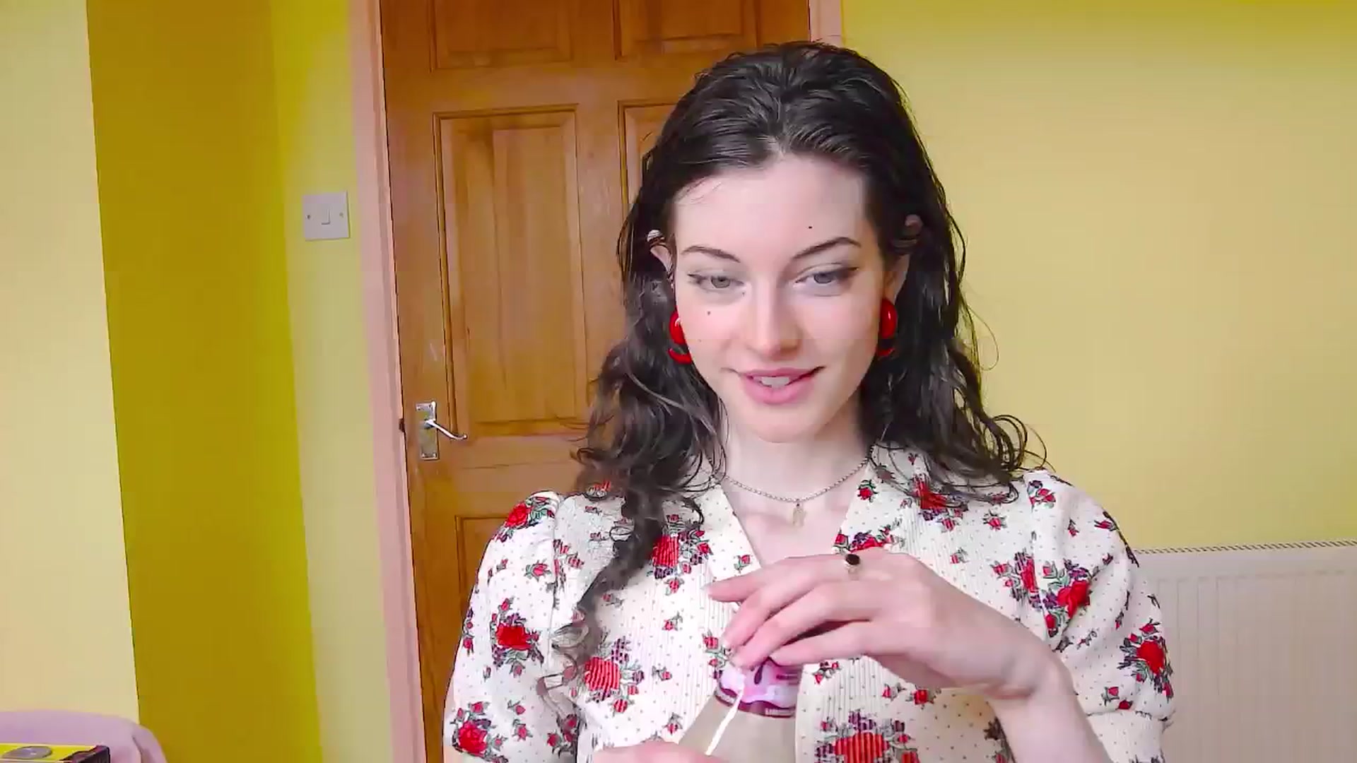 Gallery image thumbnail from viola__'s myfreecams stream on, 05/30/2024, 12:57 image 2 of 20