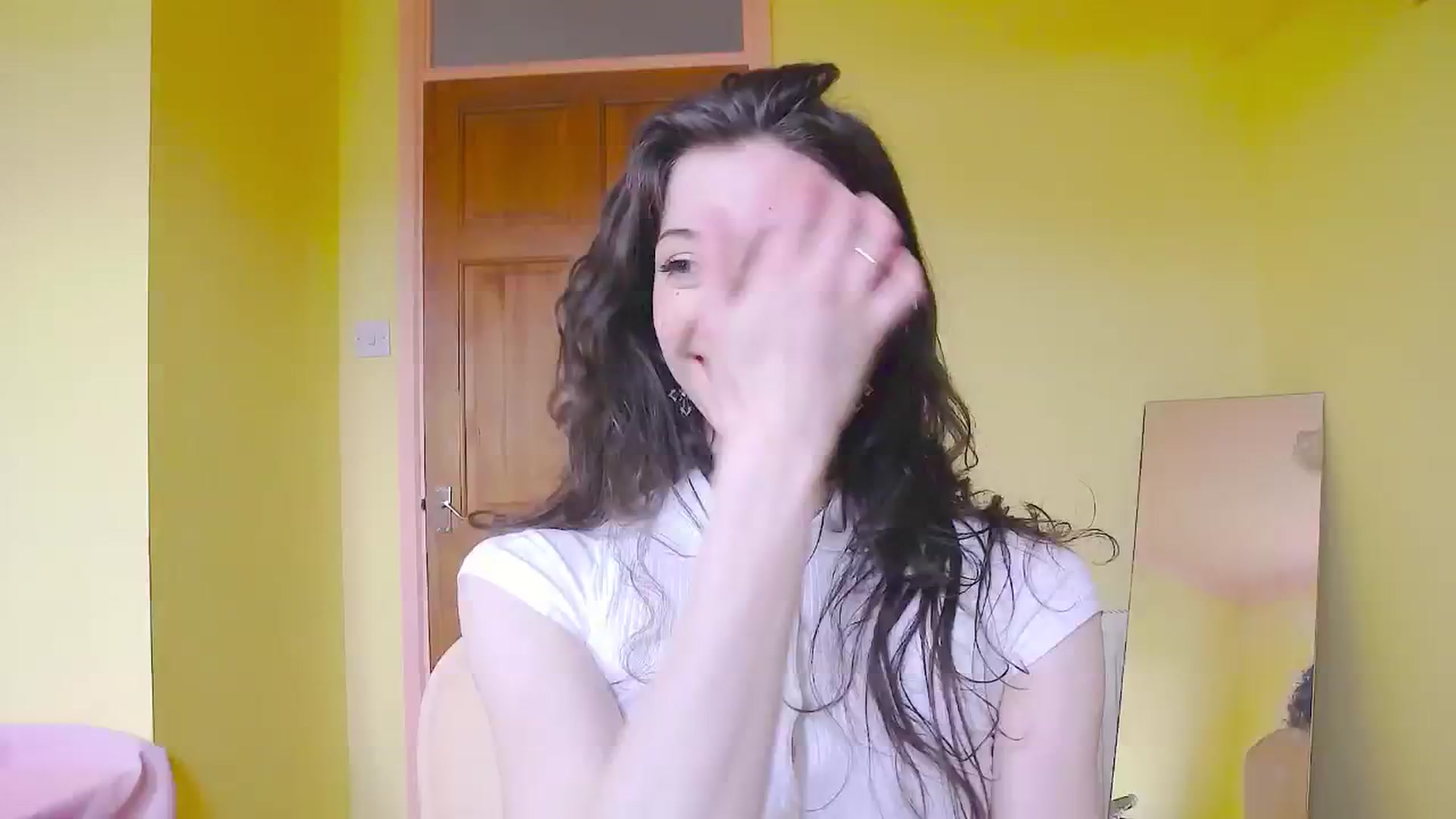 Gallery image thumbnail from viola__'s myfreecams stream on, 06/04/2024, 11:17 image 12 of 20