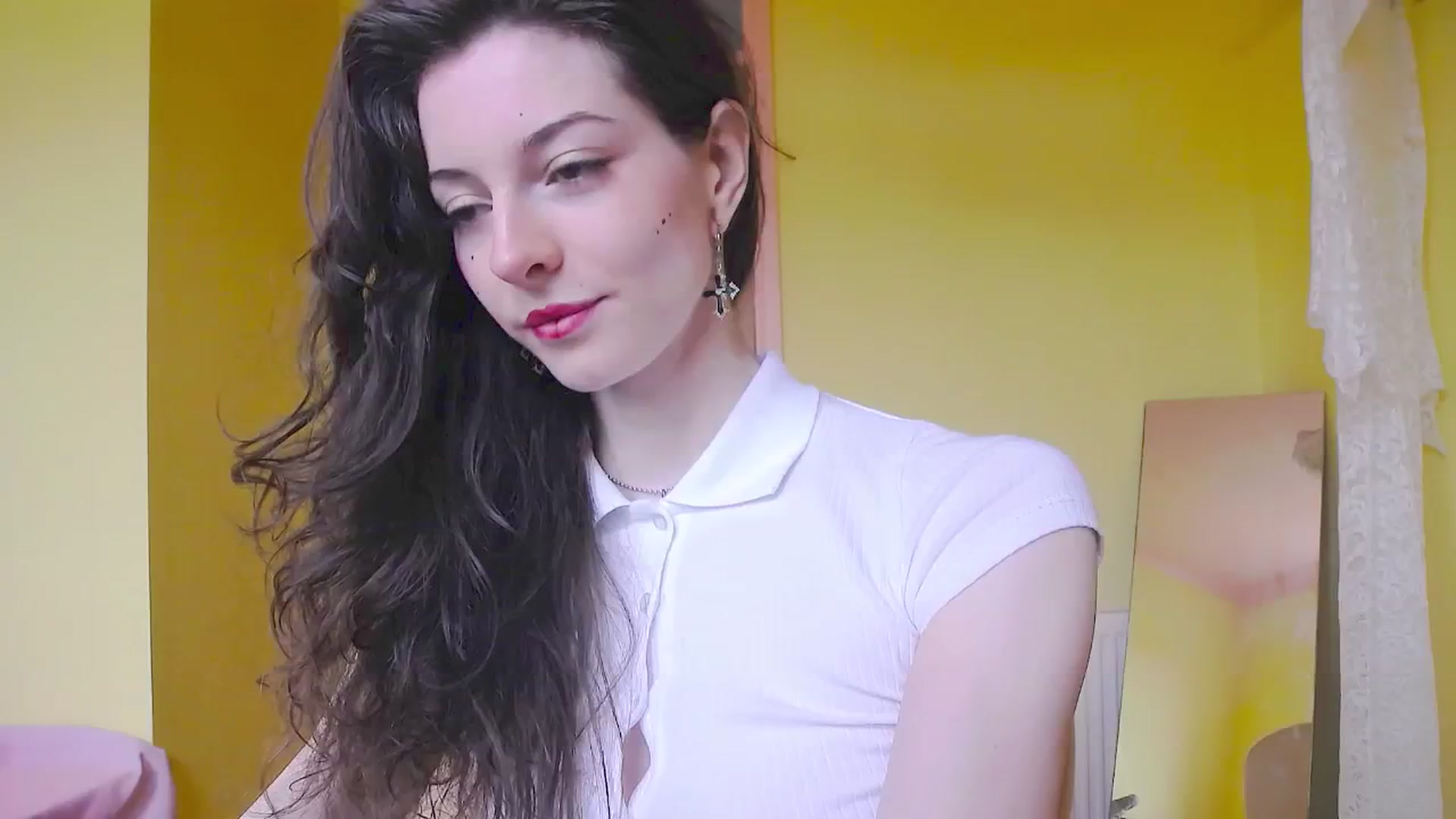 Gallery image thumbnail from viola__'s myfreecams stream on, 06/04/2024, 11:17 image 16 of 20