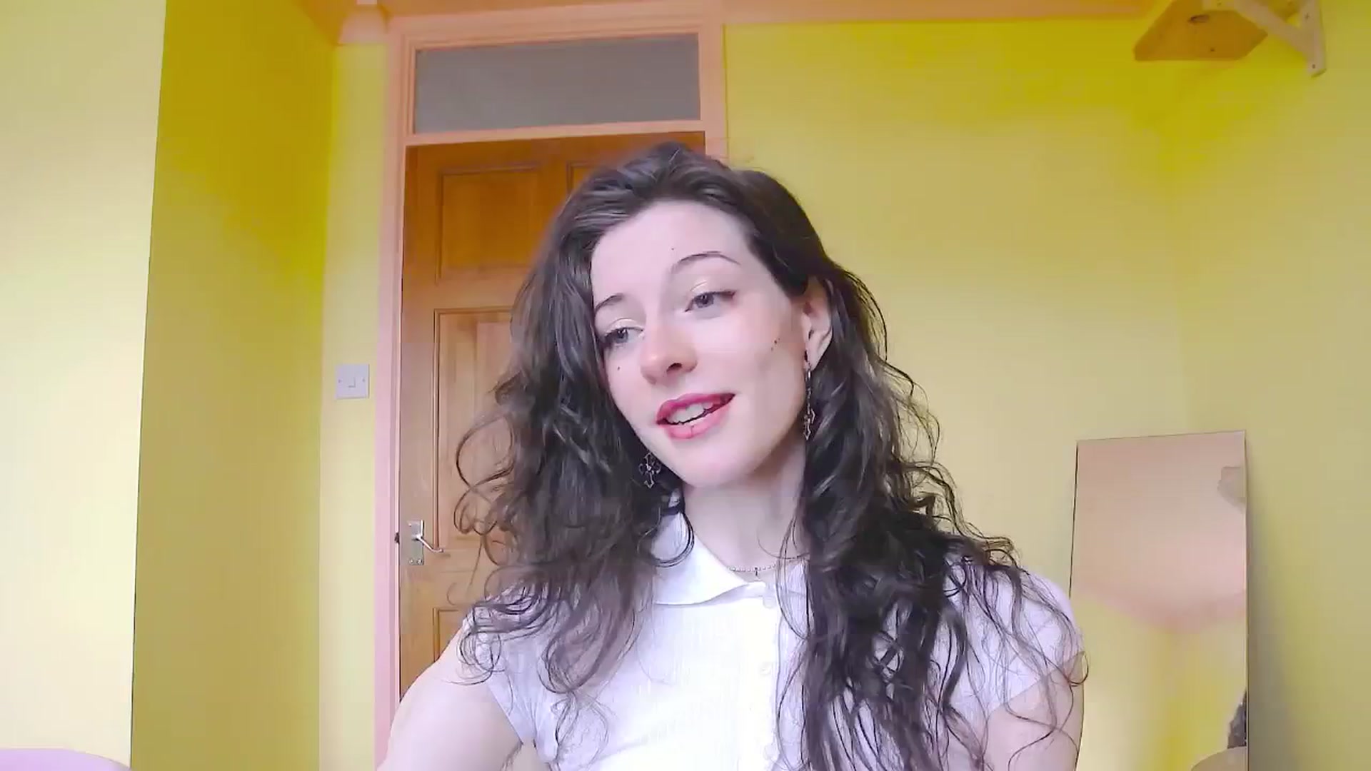Gallery image thumbnail from viola__'s myfreecams stream on, 06/04/2024, 11:17 image 10 of 20