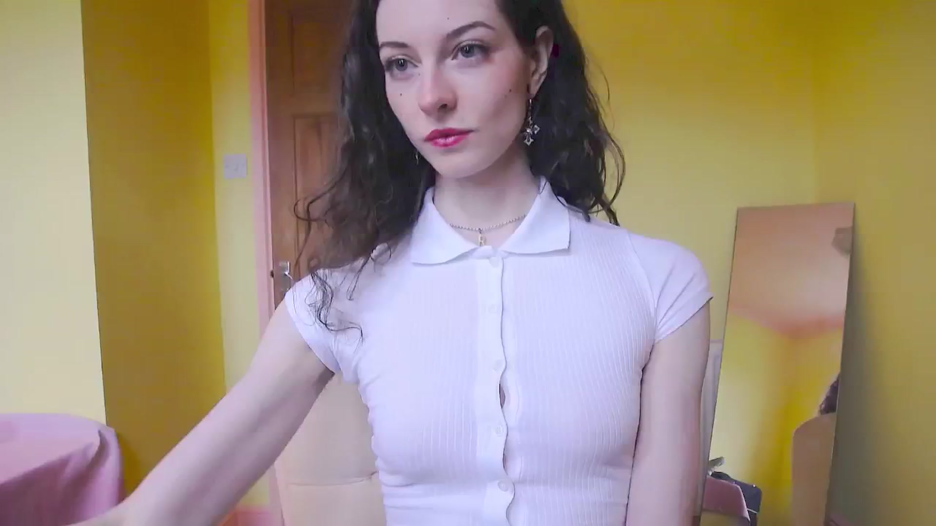 Gallery image thumbnail from viola__'s myfreecams stream on, 06/04/2024, 11:17 image 9 of 20