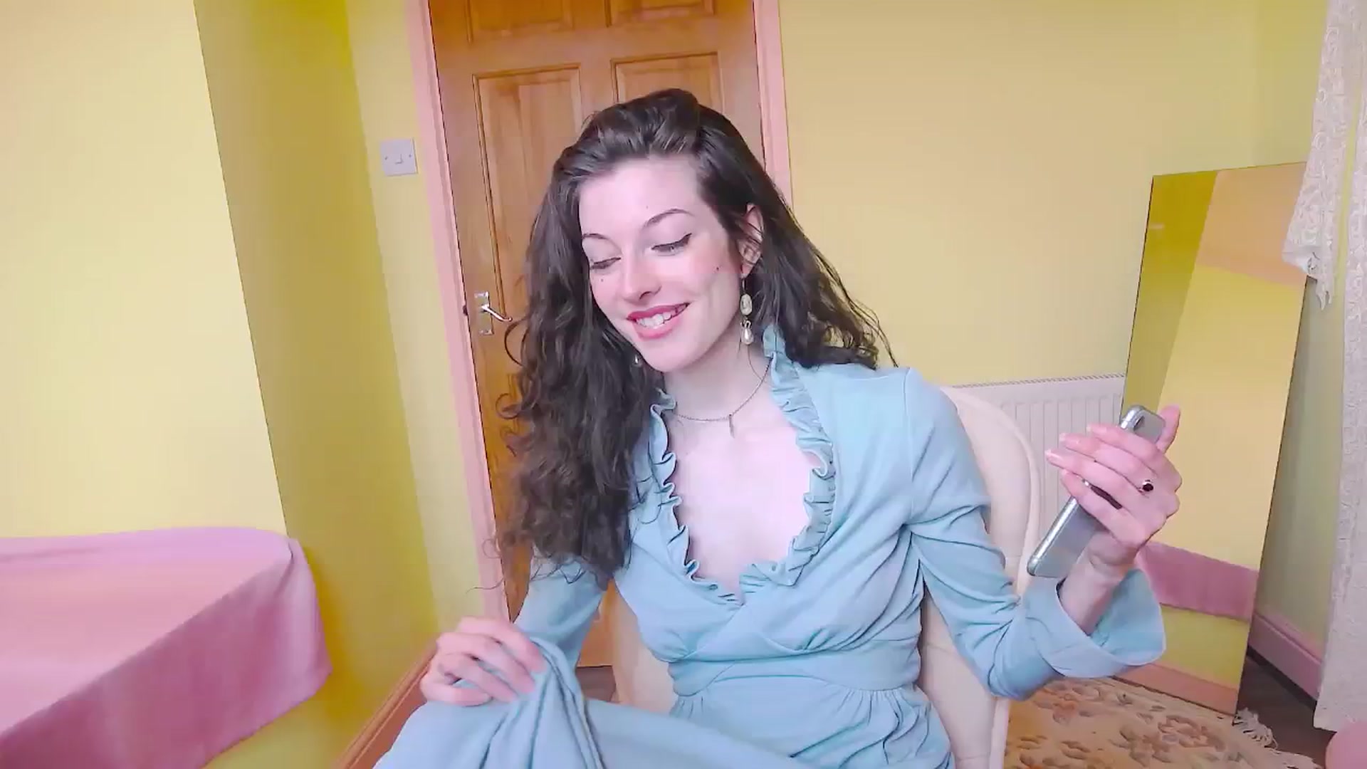 Gallery image thumbnail from viola__'s myfreecams stream on, 06/05/2024, 14:30 image 3 of 20
