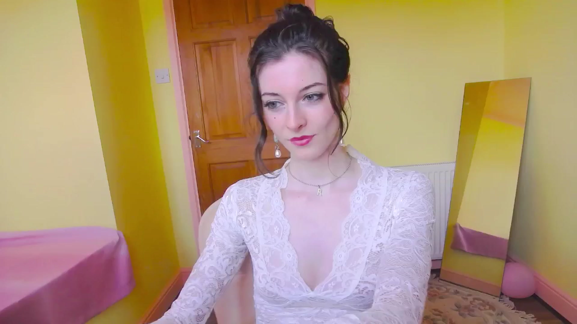 Gallery image thumbnail from viola__'s myfreecams stream on, 06/05/2024, 15:44 image 10 of 20