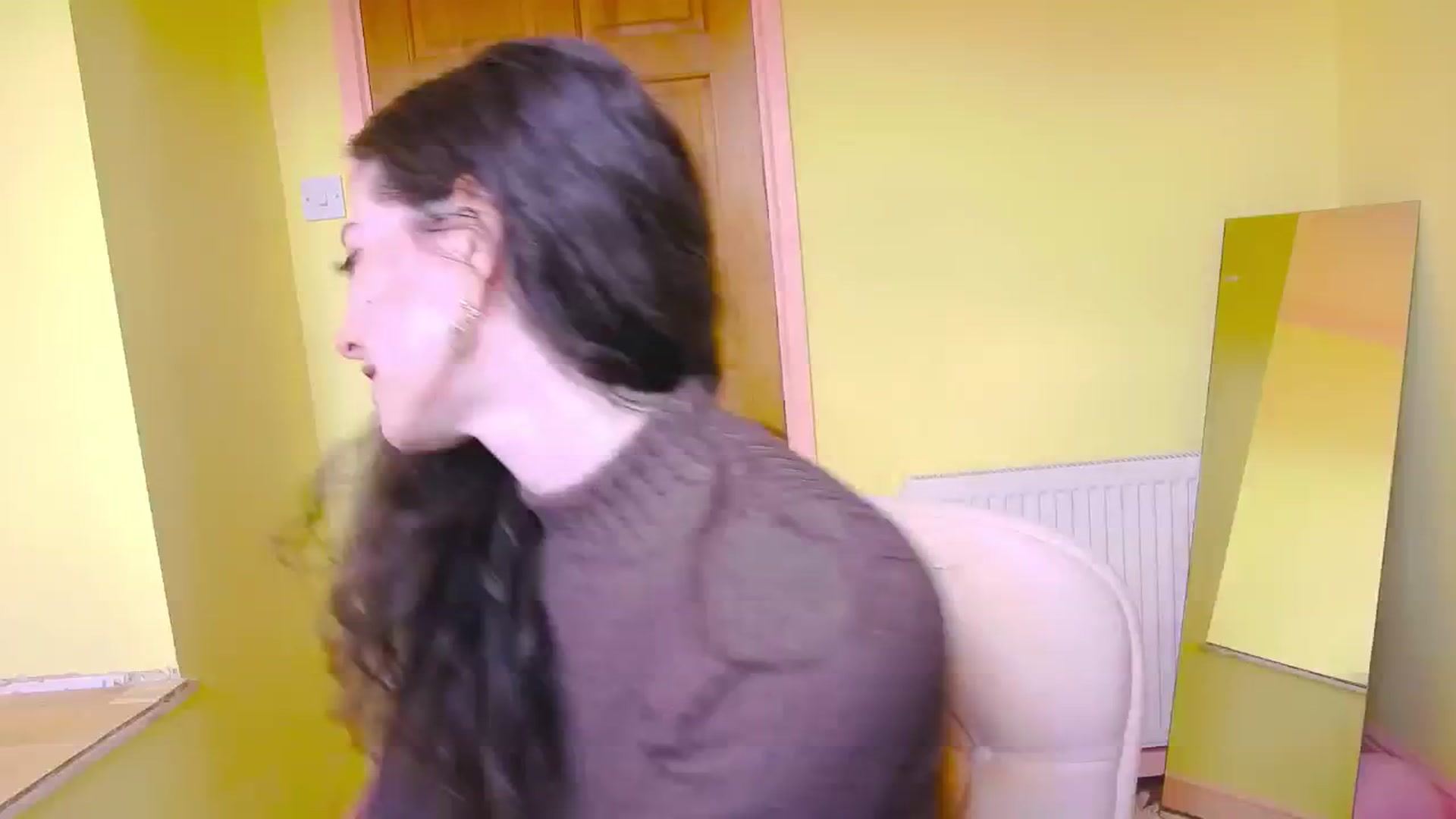 Gallery image thumbnail from viola__'s myfreecams stream on, 06/06/2024, 13:57 image 18 of 20
