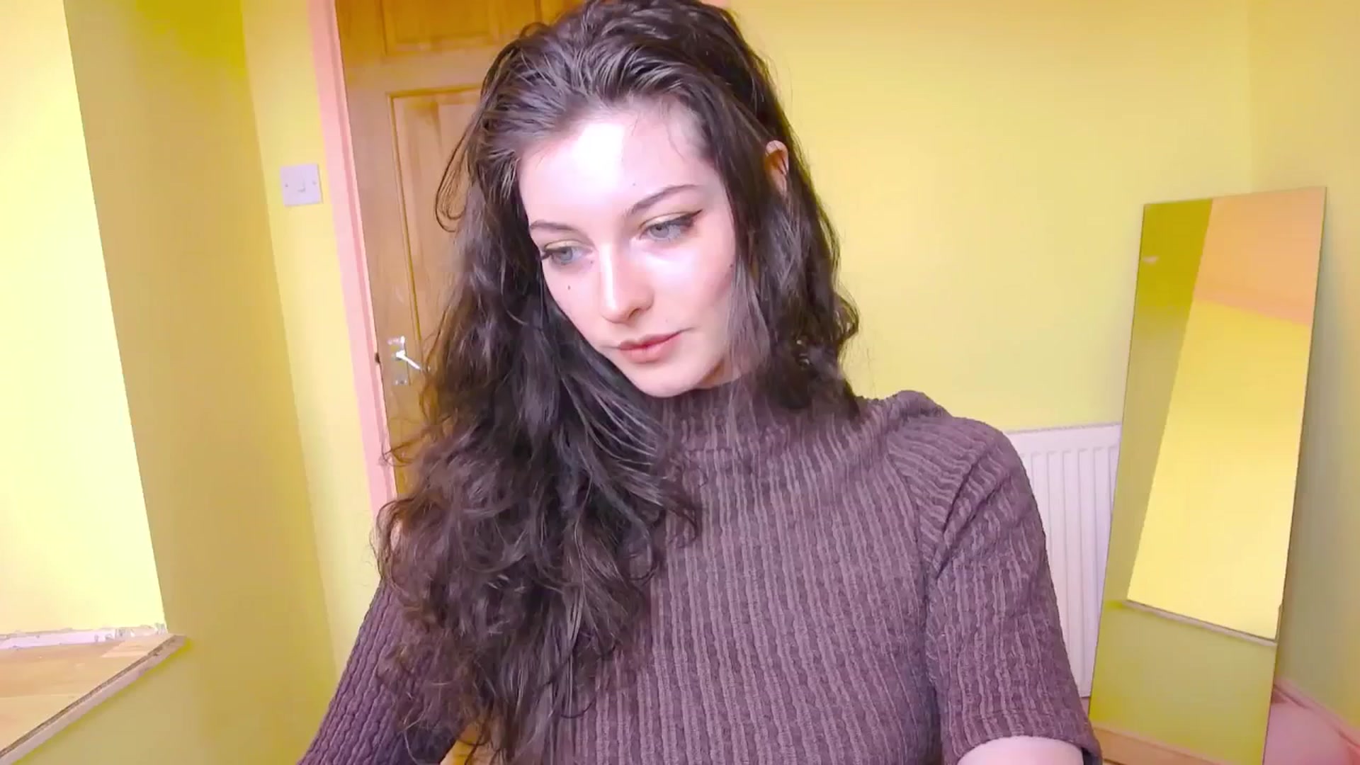 Gallery image thumbnail from viola__'s myfreecams stream on, 06/06/2024, 13:57 image 9 of 20