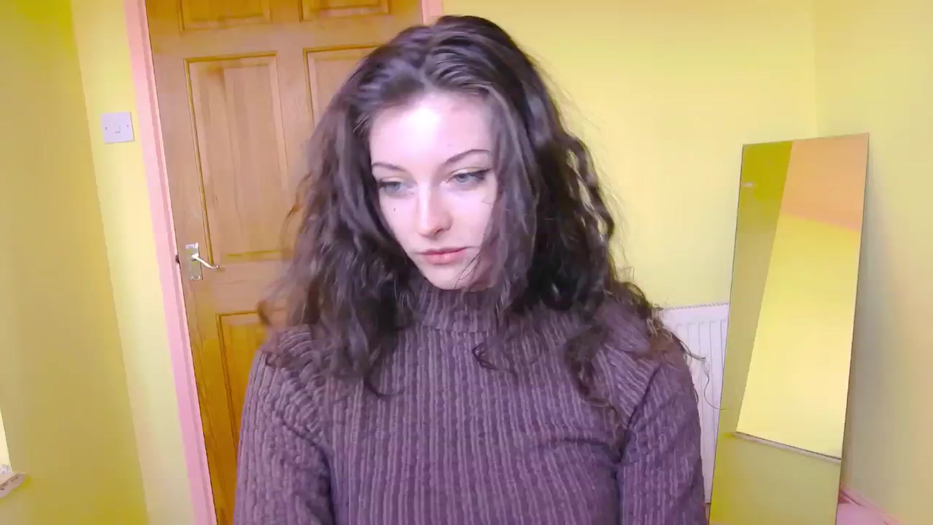 Gallery image thumbnail from viola__'s myfreecams stream on, 06/06/2024, 16:42 image 3 of 20