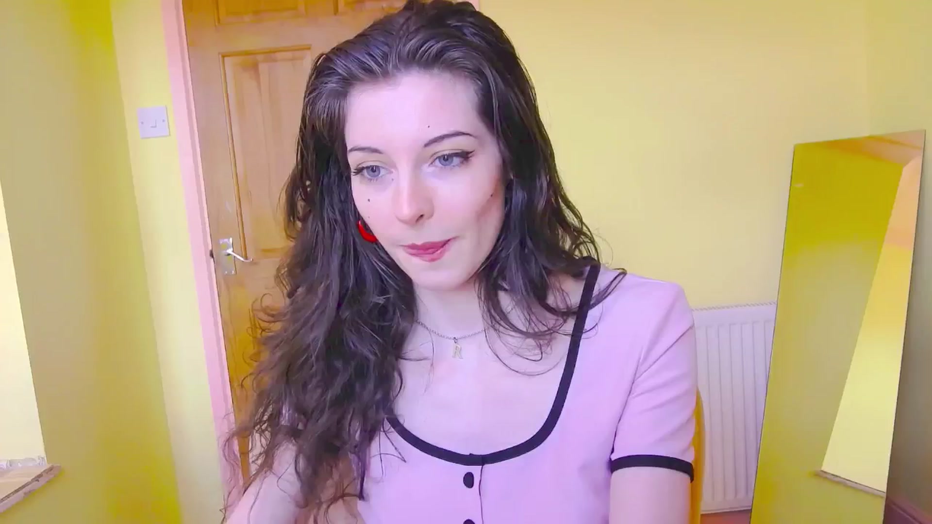 Gallery image thumbnail from viola__'s myfreecams stream on, 06/11/2024, 15:08 image 2 of 20