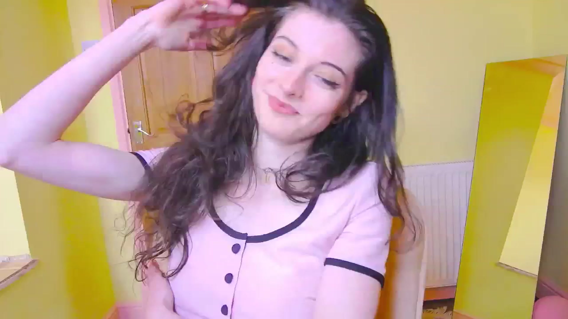 Gallery image thumbnail from viola__'s myfreecams stream on, 06/11/2024, 15:08 image 5 of 20