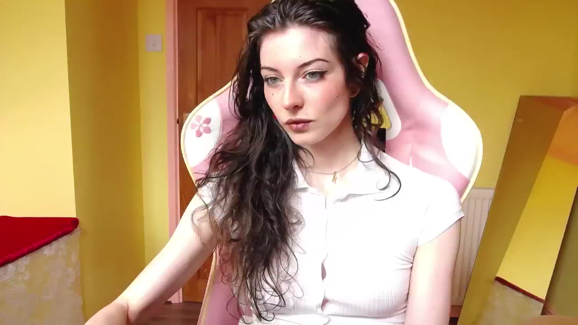 Gallery image thumbnail from viola__'s myfreecams stream on, 06/17/2024, 17:46 image 1 of 20