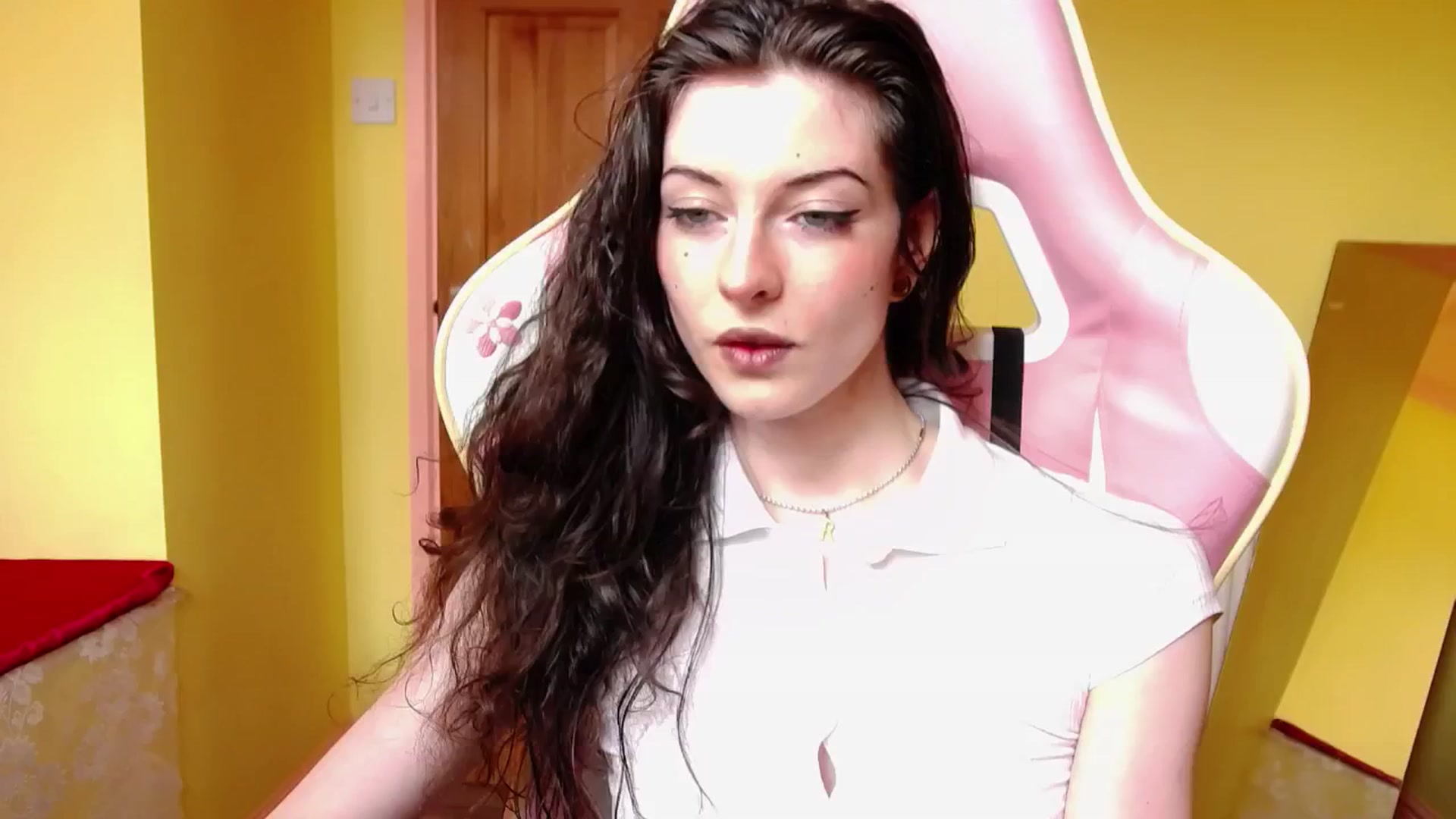 Gallery image thumbnail from viola__'s myfreecams stream on, 06/17/2024, 17:46 image 3 of 20