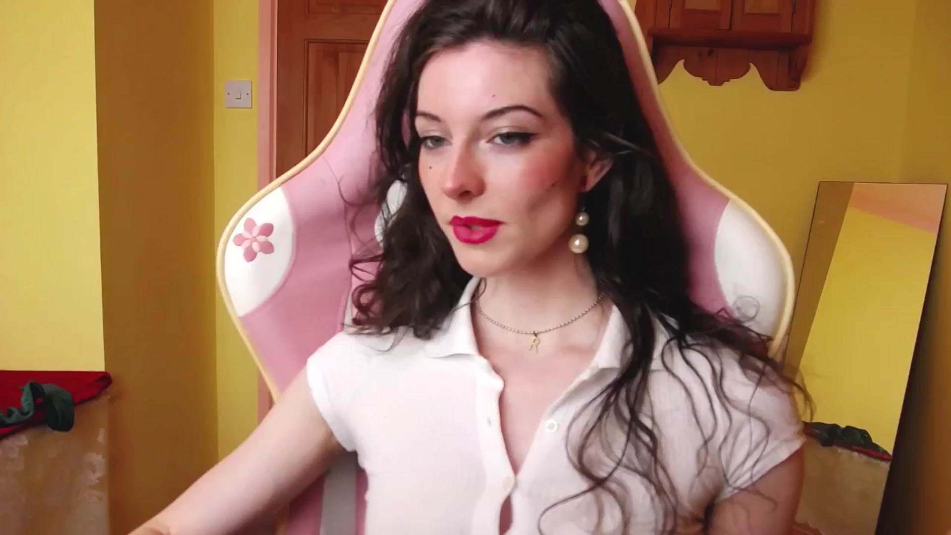 Gallery image thumbnail from viola__'s myfreecams stream on, 06/26/2024, 15:33 image 13 of 20