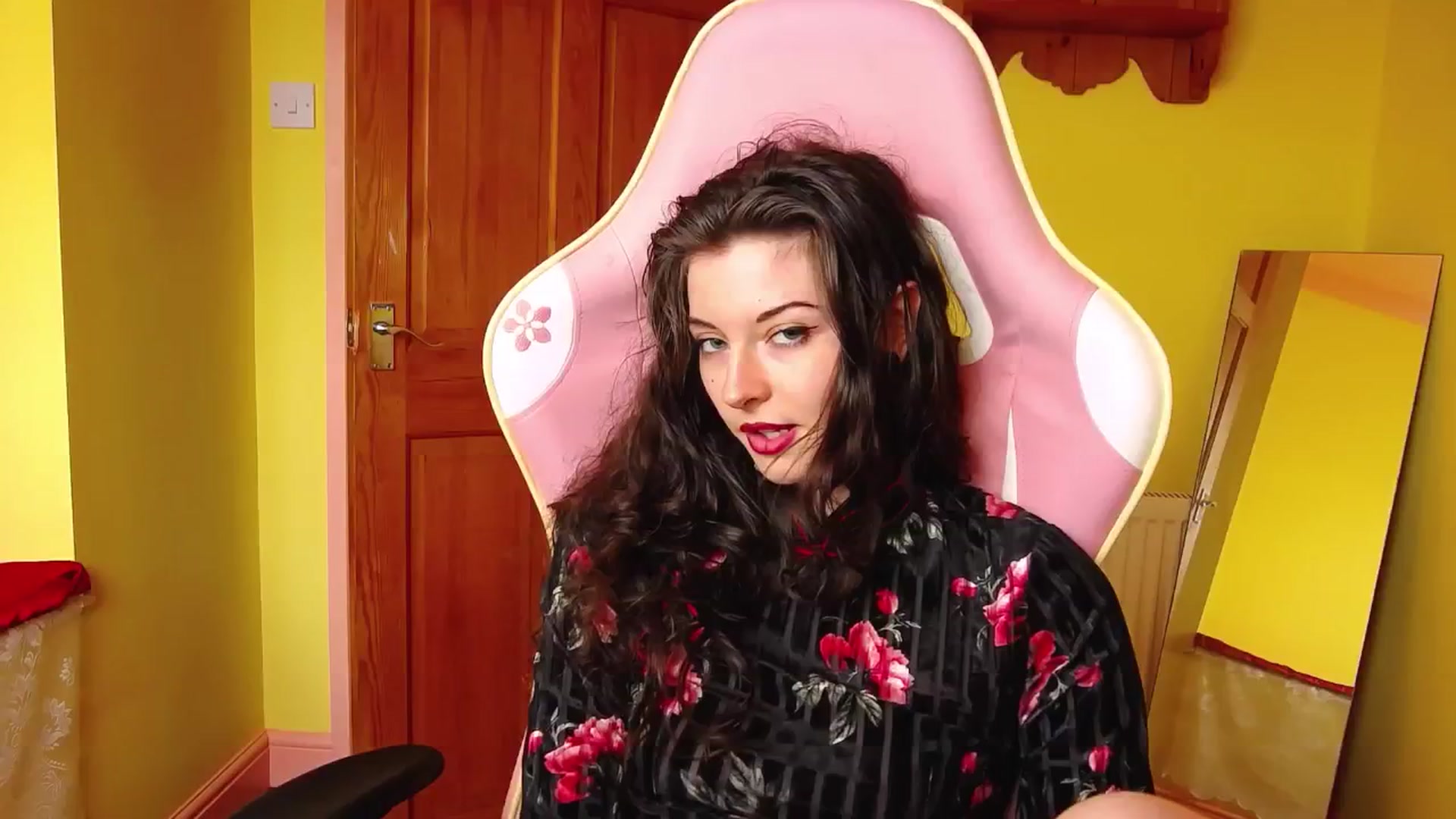 Gallery image thumbnail from viola__'s myfreecams stream on, 07/01/2024, 15:24 image 19 of 20