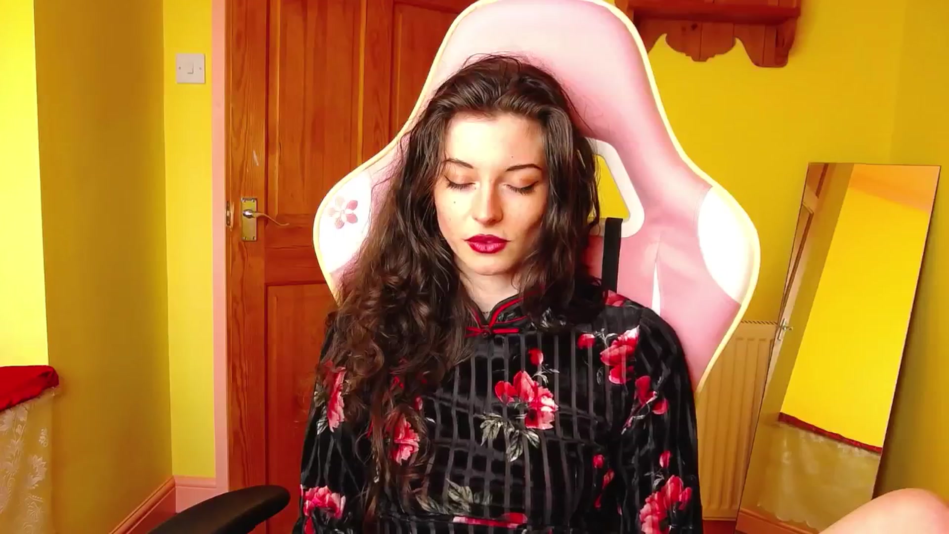 Gallery image thumbnail from viola__'s myfreecams stream on, 07/01/2024, 15:24 image 17 of 20