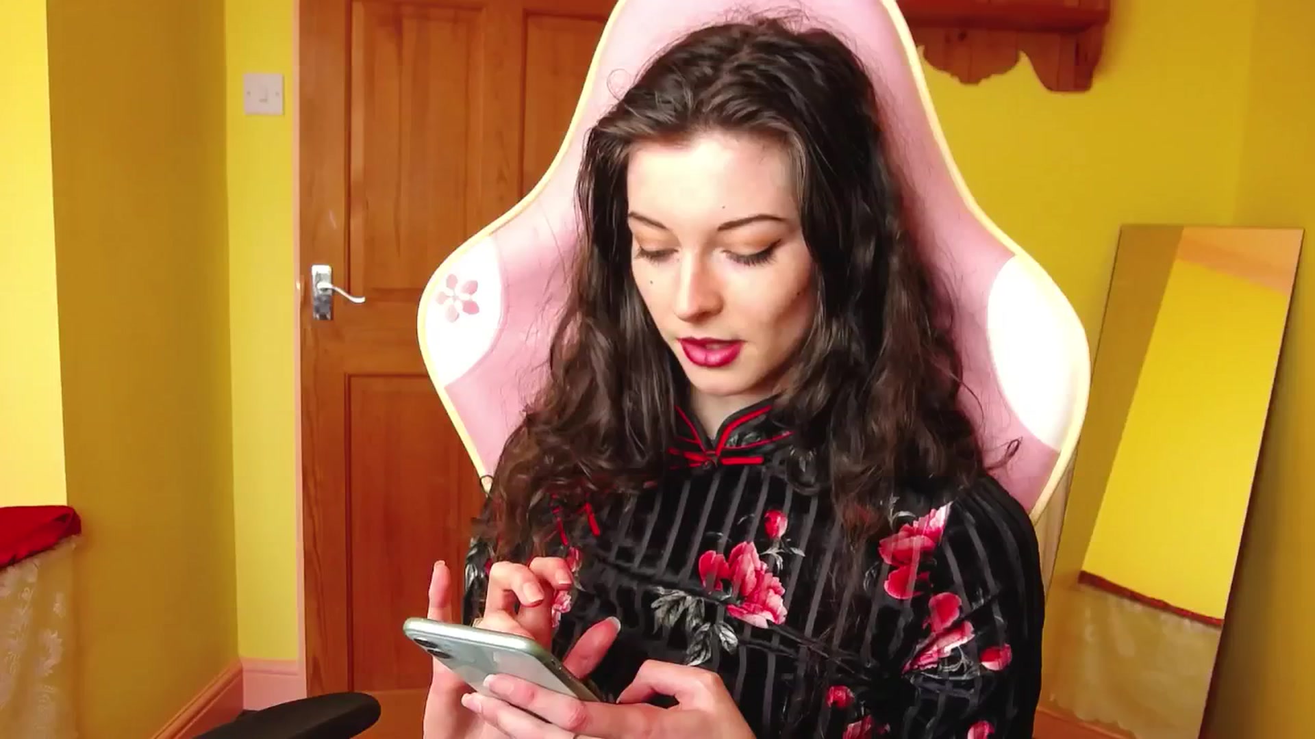 Gallery image thumbnail from viola__'s myfreecams stream on, 07/01/2024, 15:24 image 5 of 20