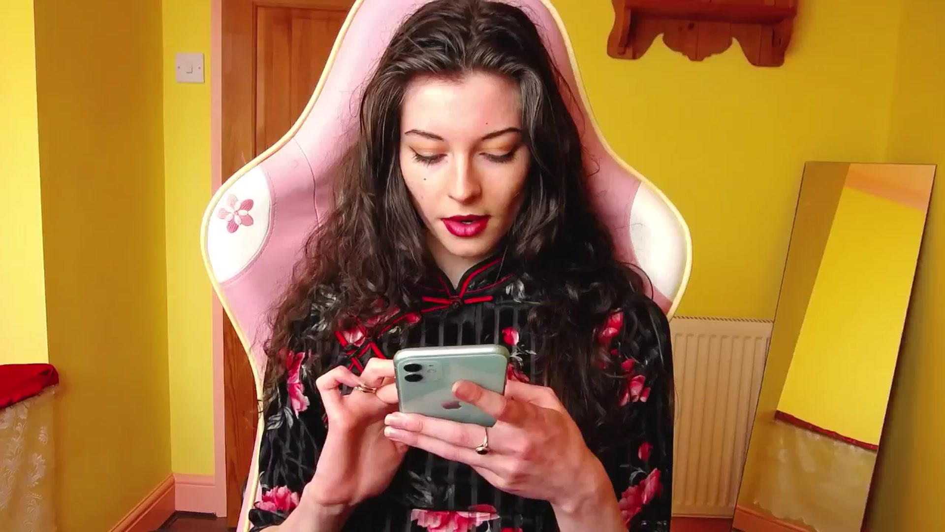 Gallery image thumbnail from viola__'s myfreecams stream on, 07/01/2024, 15:24 image 3 of 20