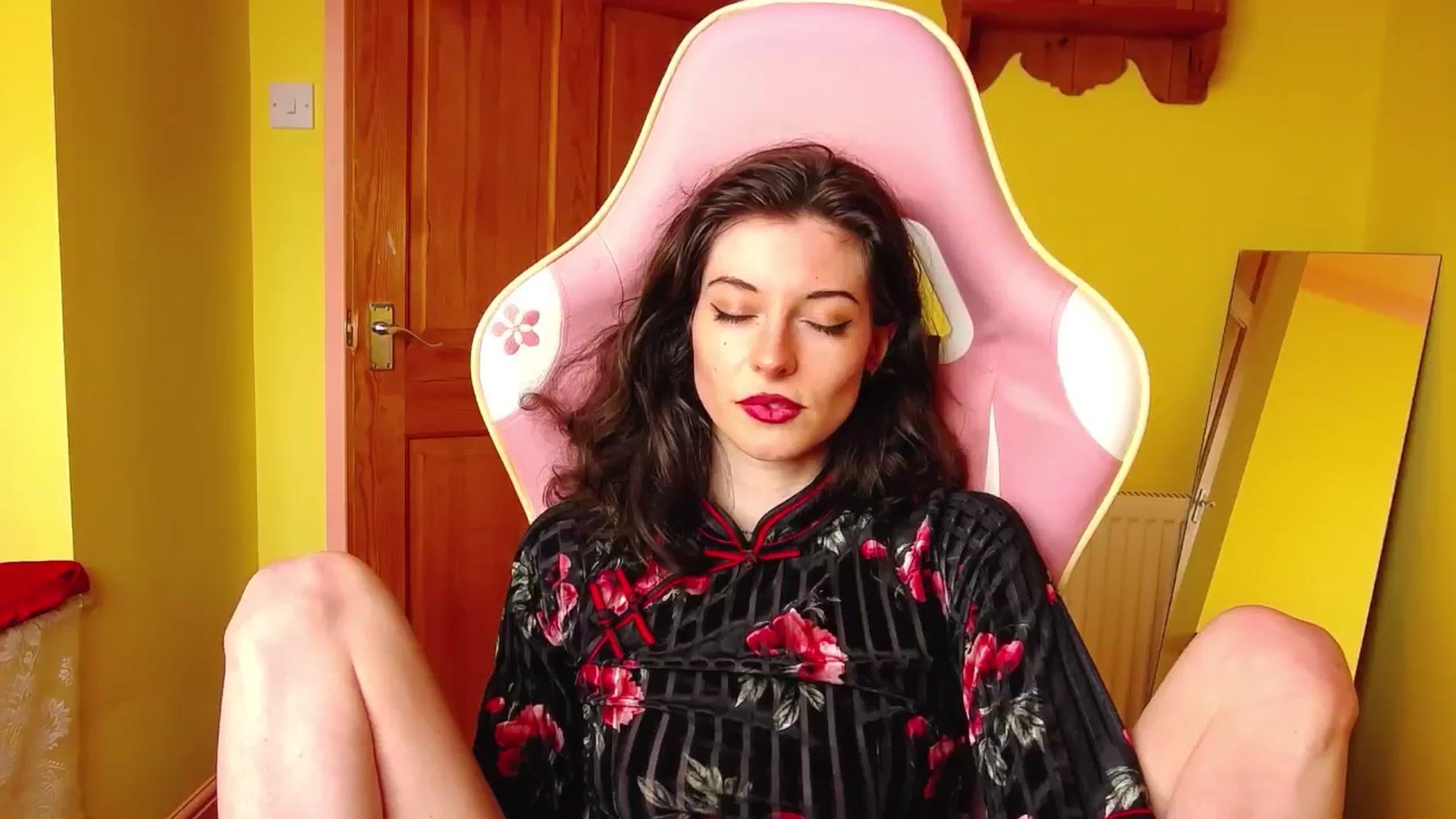 Gallery image thumbnail from viola__'s myfreecams stream on, 07/01/2024, 15:45 image 6 of 20