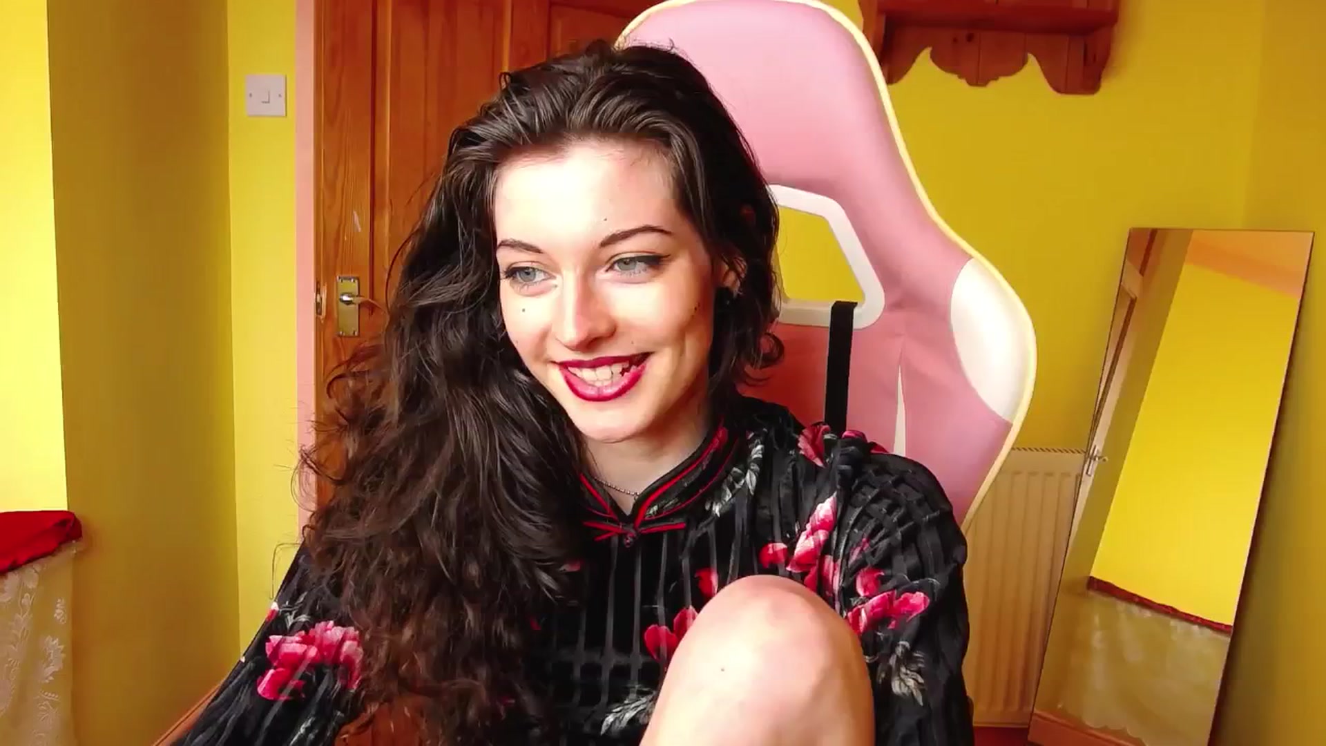 Gallery image thumbnail from viola__'s myfreecams stream on, 07/01/2024, 15:45 image 11 of 20