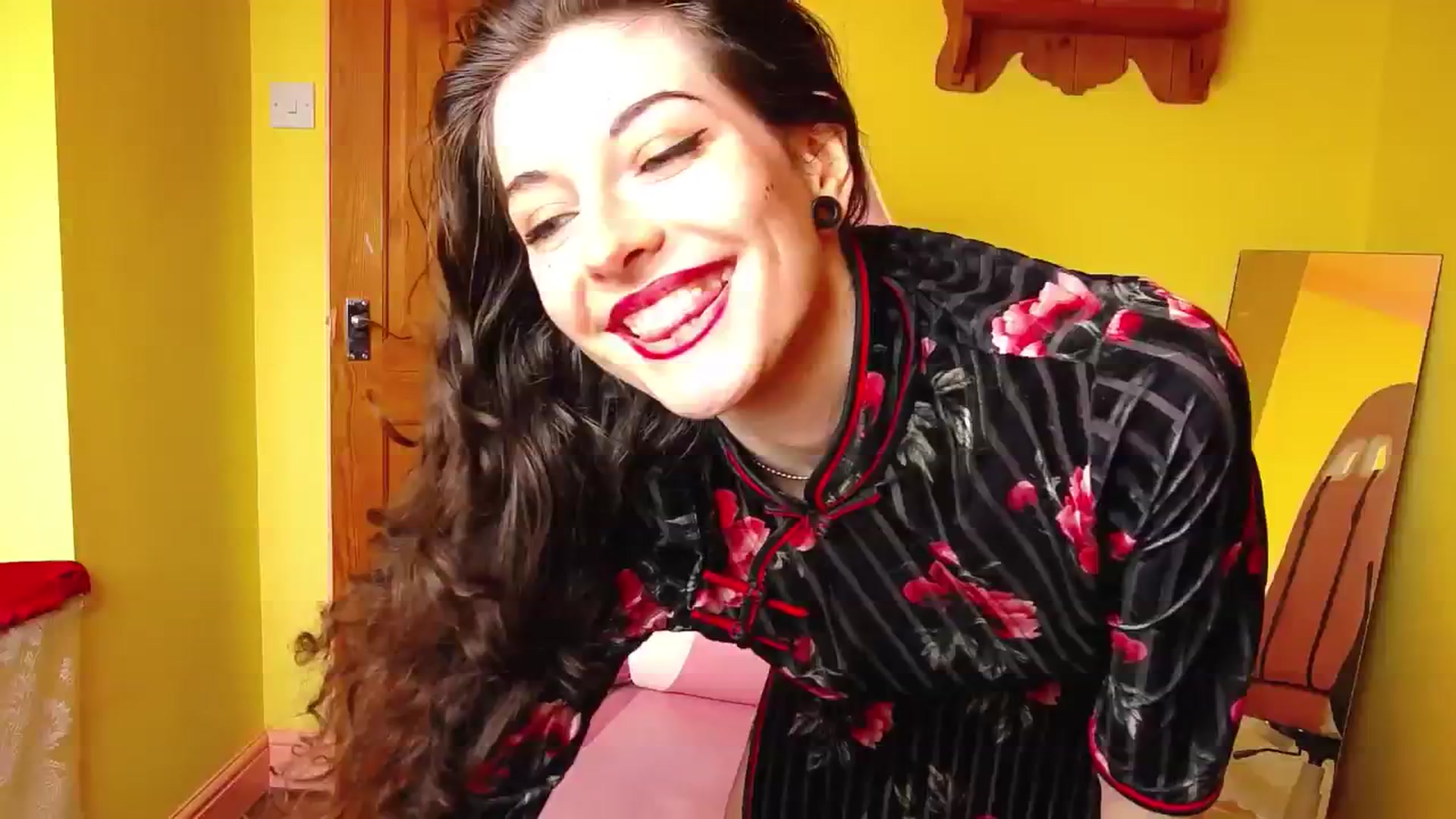 Gallery image thumbnail from viola__'s myfreecams stream on, 07/01/2024, 15:45 image 17 of 20