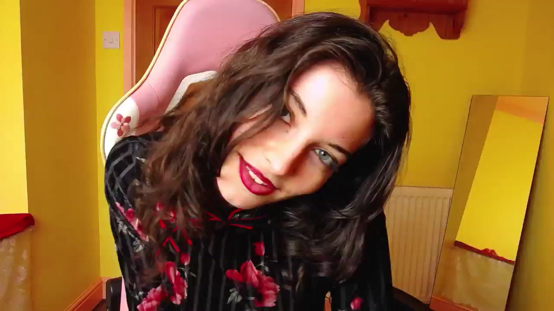 Gallery image thumbnail from viola__'s myfreecams stream on, 07/01/2024, 16:44 image 4 of 20